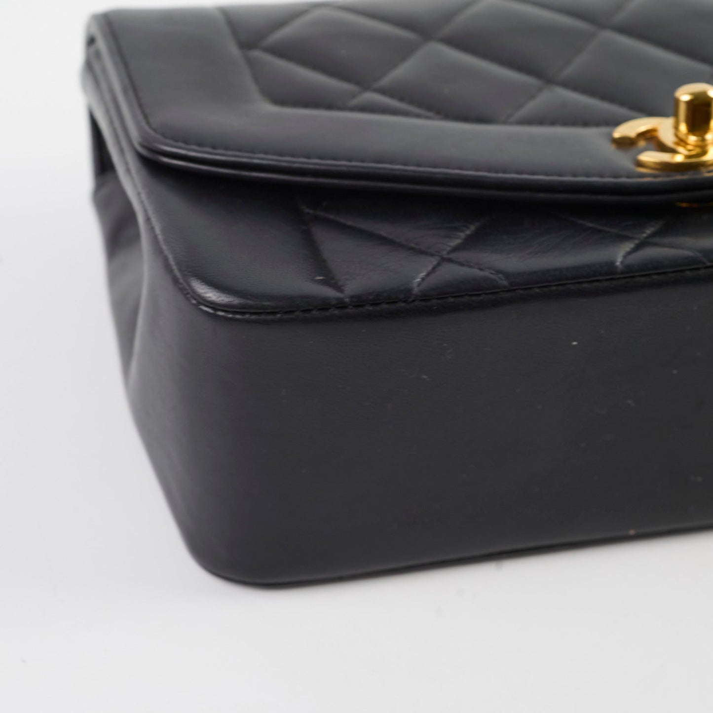 Chanel Small  Diana Lambskin Black (4 Series)