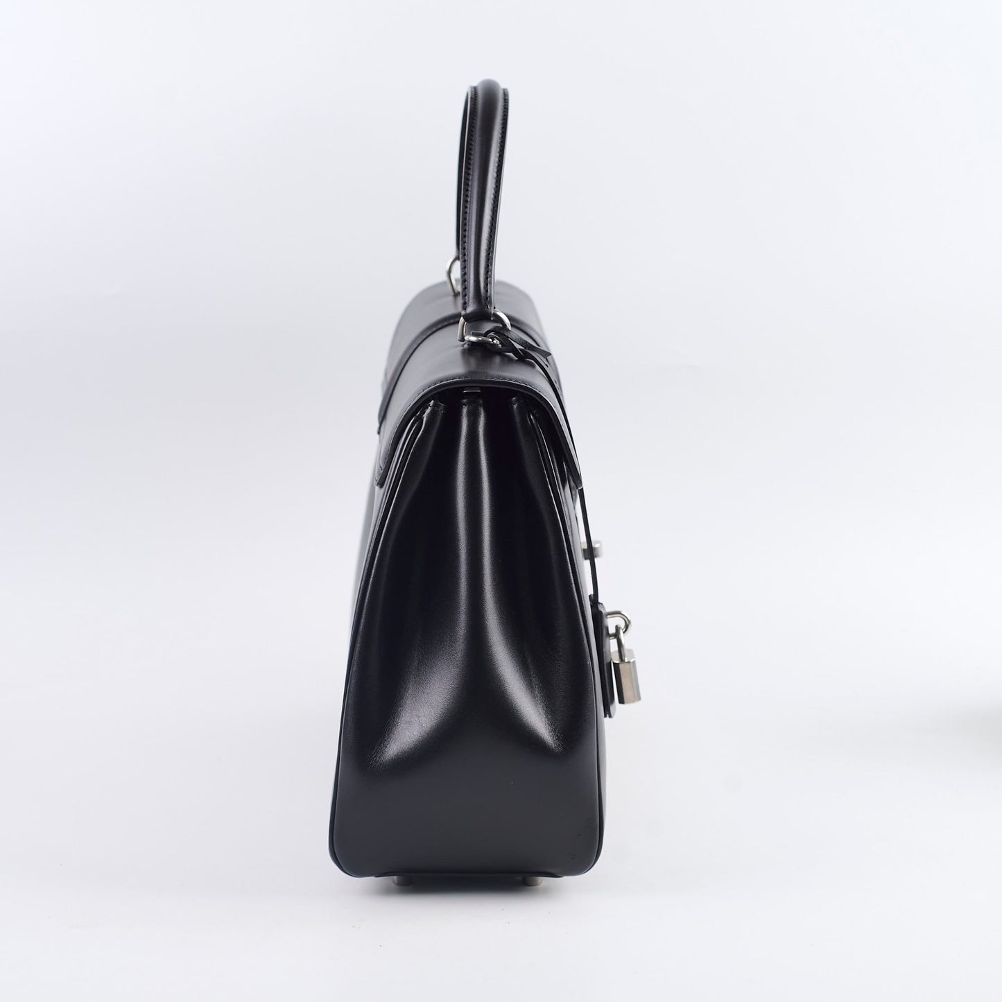 Luxury CELINE 16 Medium Bag Black