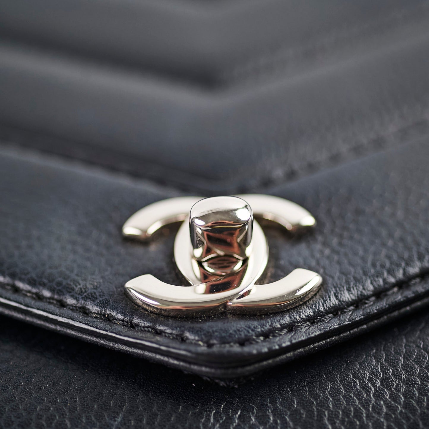 Chanel Caviar Chevron Crossbody Bag Black Series 23