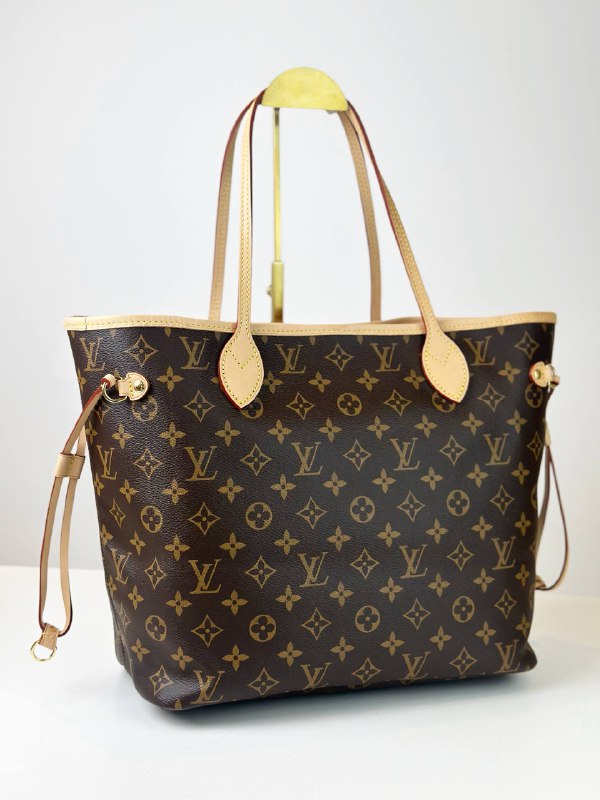 LOUIS VUITTON NEVERFULL MM TOTE BAG WITH POUCH
