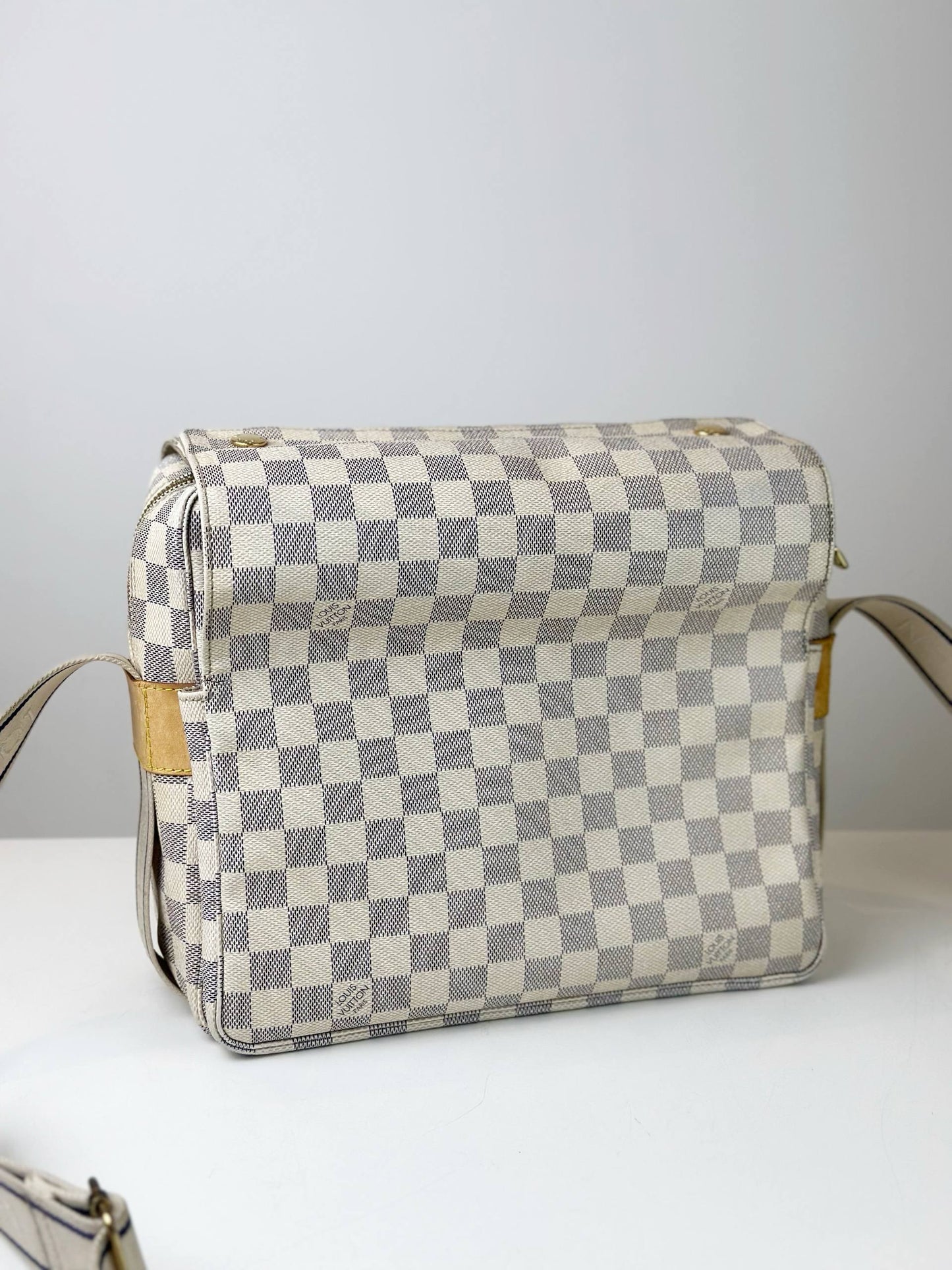 LOUIS VUITTON NAVIGLIO DAMIER AZUR MESSENGER BAG