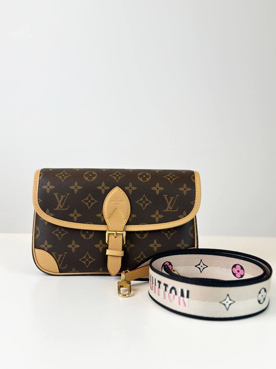 LOUIS VUITTON MONOGRAM DIANE SHOULDER BAG