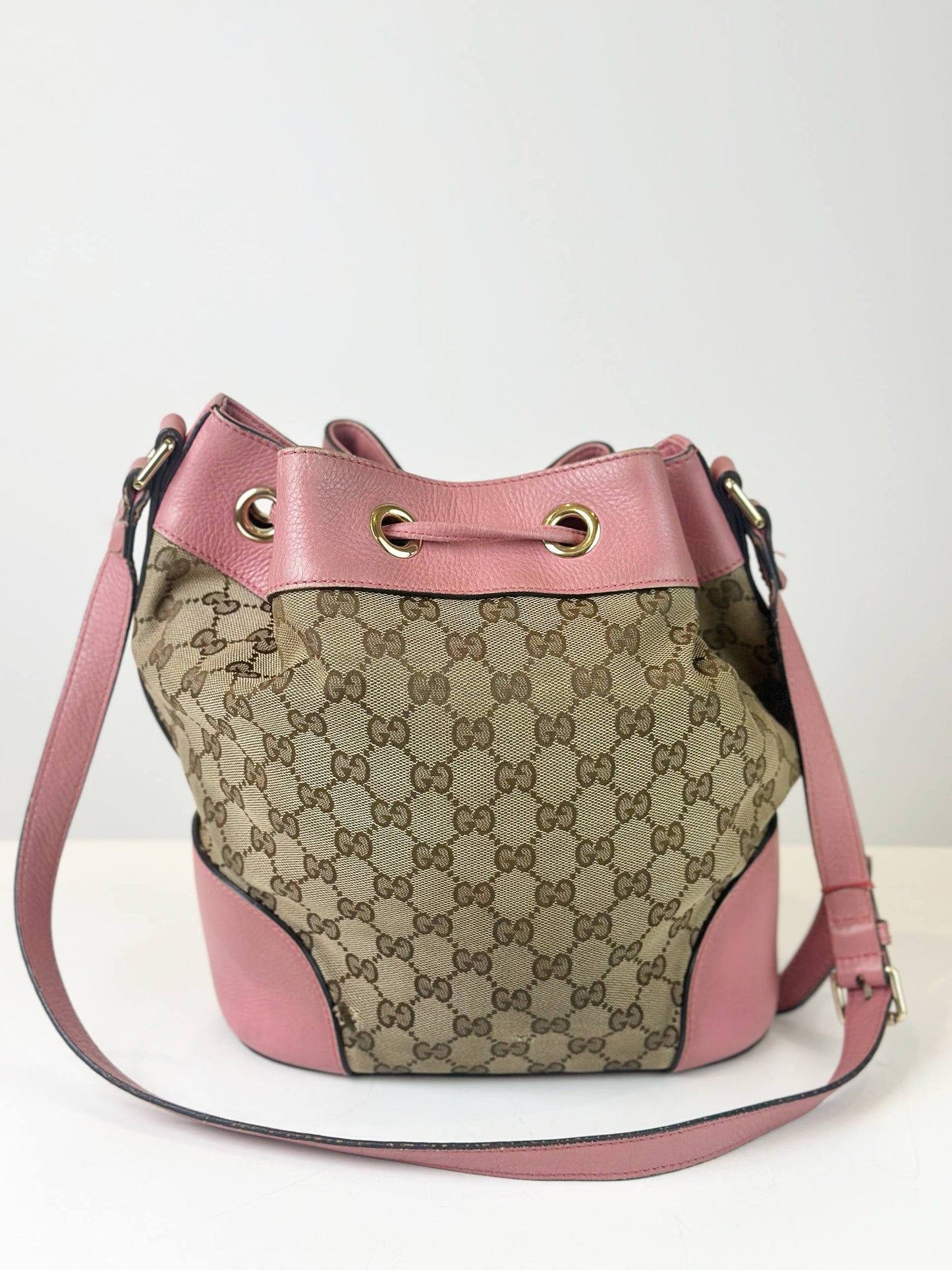 GUCCI BROWN GG CANVAS PINK DRAWSTRING BUCKET BAG