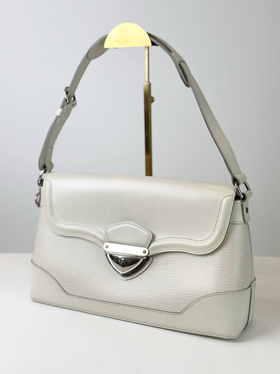LOUIS VUITTON BAGATELLE PM EPI LEATHER WHITE SHOULDER BAG