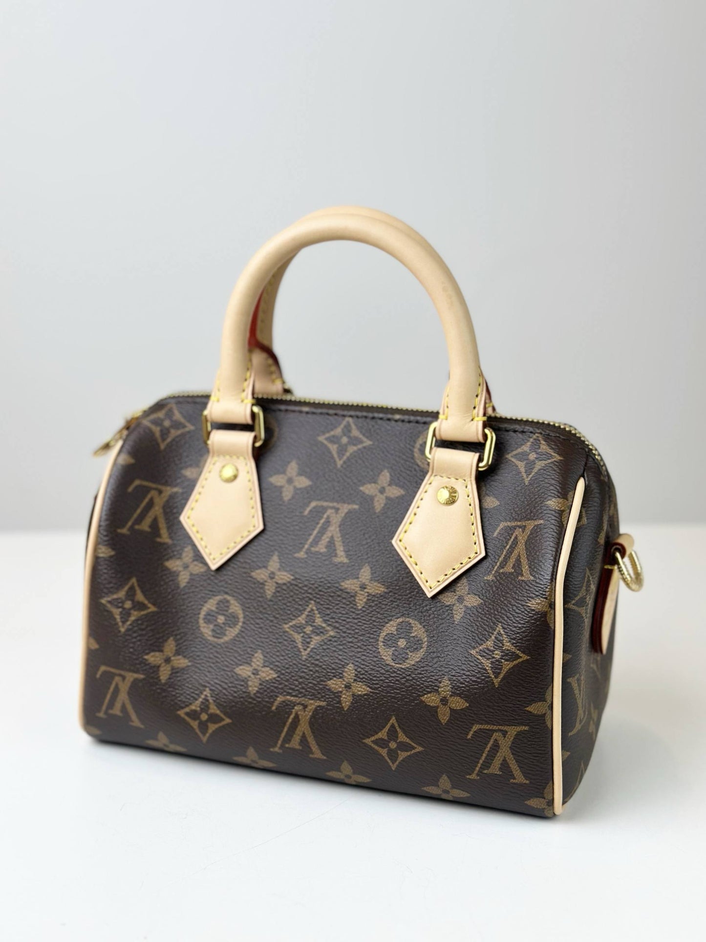 LOUIS VUITTON SPEEDY BANDOULIERE 20 MONOGRAM TOP HANDLE BAG WITH STRAP