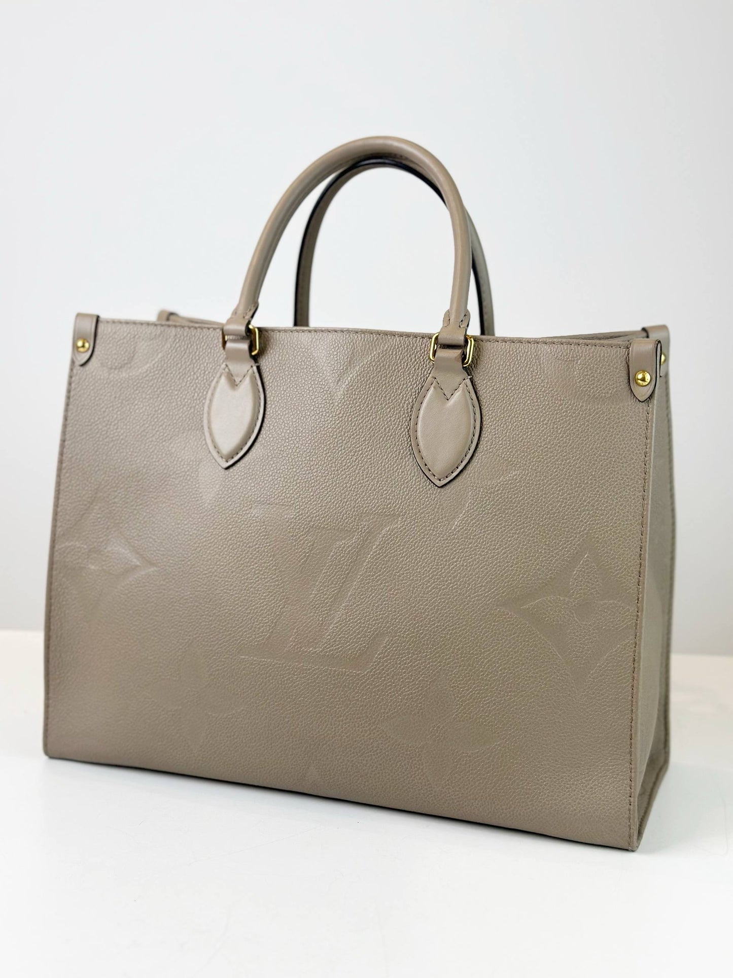 LOUIS VUITTON ON THE GO MM GREY TOTE BAG
