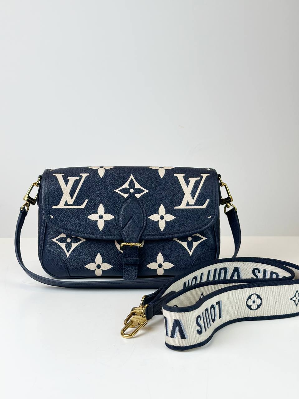 LOUIS VUITTON MONOGRAM EMPREINTE NAVY BLUE BICOLOR DIANE PM SHOULDER BAG