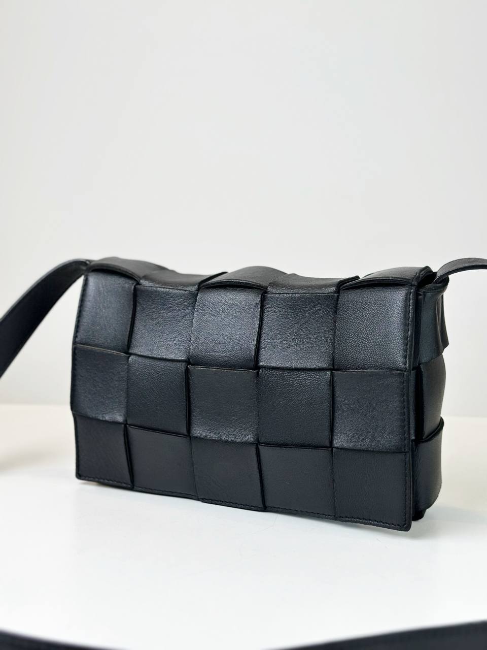 BOTTEGA VENETA CASSETTE INTRECCIATO BLACK CROSSBODY BAG