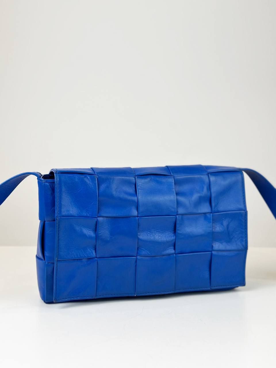BOTTEGA VENETA CASSETTE INTRECCIATO BLUE CROSSBODY BAG