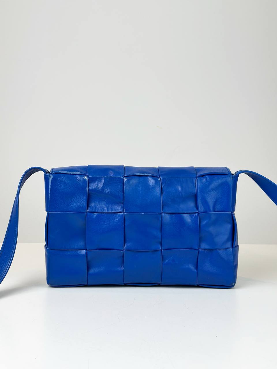 BOTTEGA VENETA CASSETTE INTRECCIATO BLUE CROSSBODY BAG