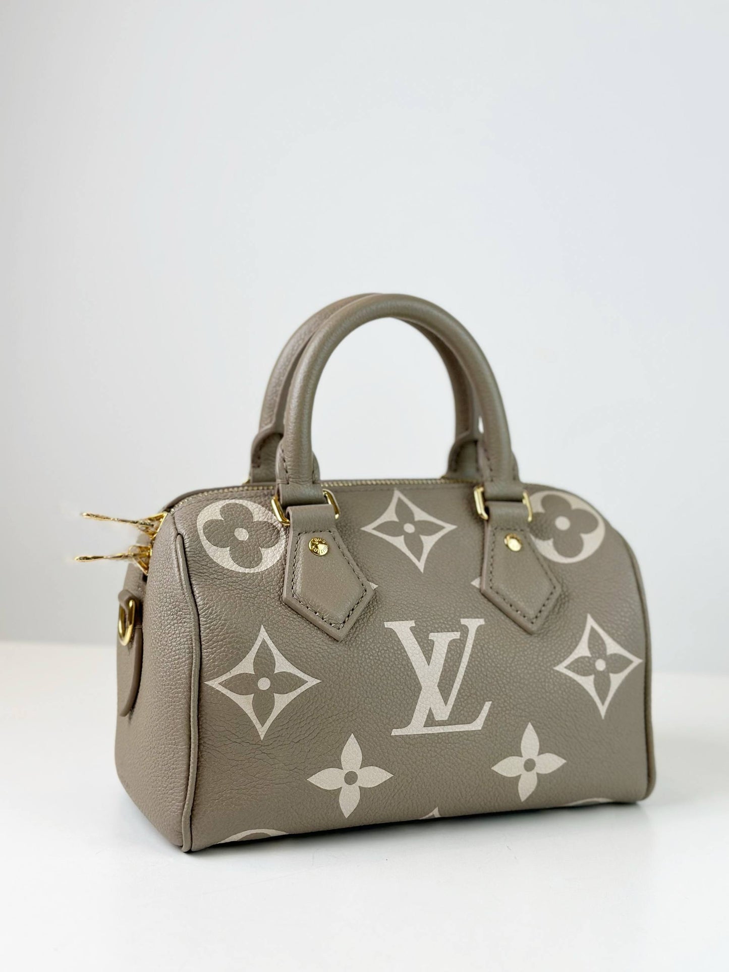 LOUIS VUITTON SPEEDY BANDOULIERE 20 BICOLOR MONOGRAM TOP HANDLE BAG WITH STRAP