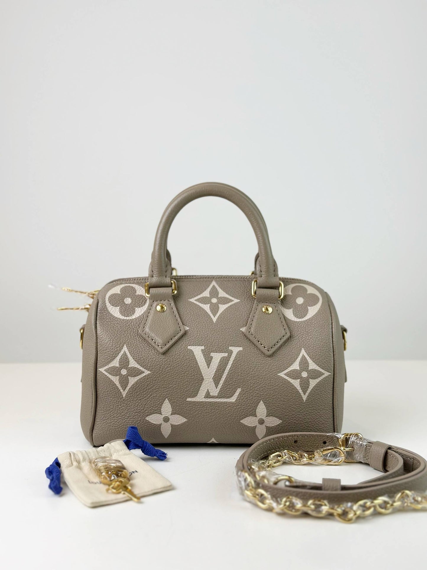 LOUIS VUITTON SPEEDY BANDOULIERE 20 BICOLOR MONOGRAM TOP HANDLE BAG WITH STRAP