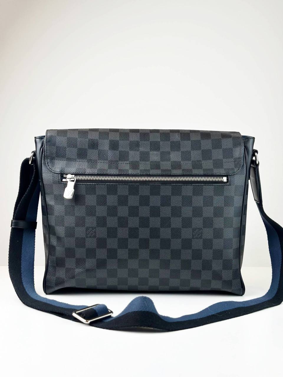 LOUIS VUITTON DAMIER GRAPHITE DISTRICT MM BLACK MESSENGER BAG