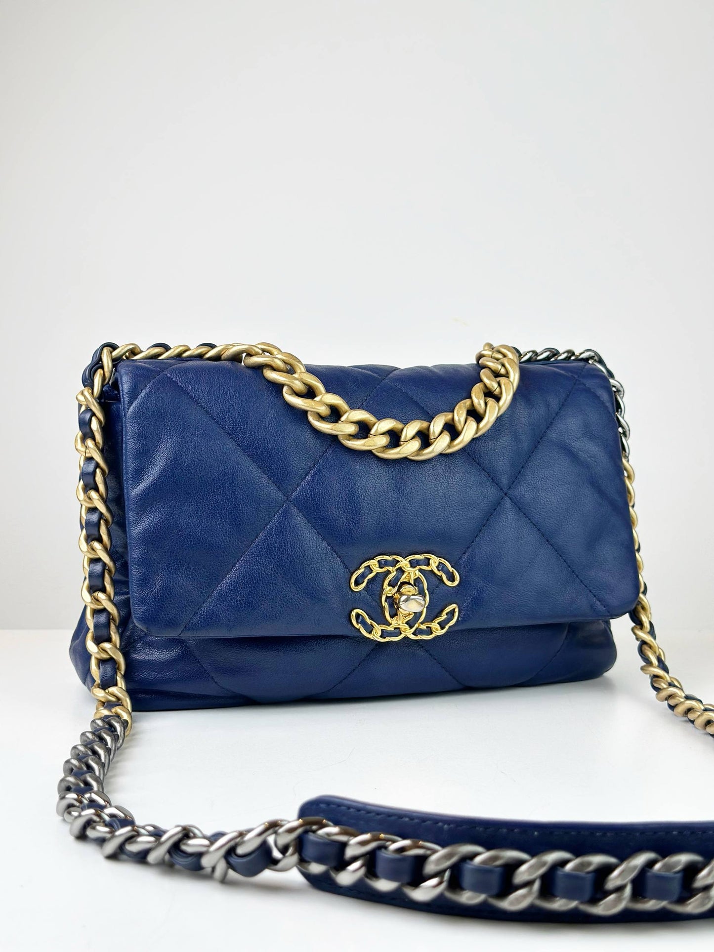 CHANEL QUILTED 19 NAVY BLUE MEDIUM FLAP CROSSBODY BAG