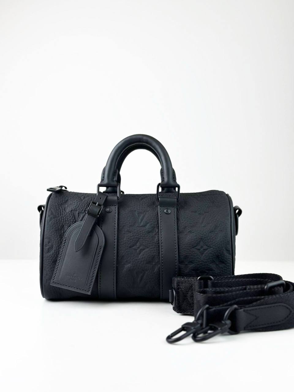 LOUIS VUITTON KEEPALL 25 BANDOULIERE TAURILLON LEATHER BLACK CROSSBODY BAG