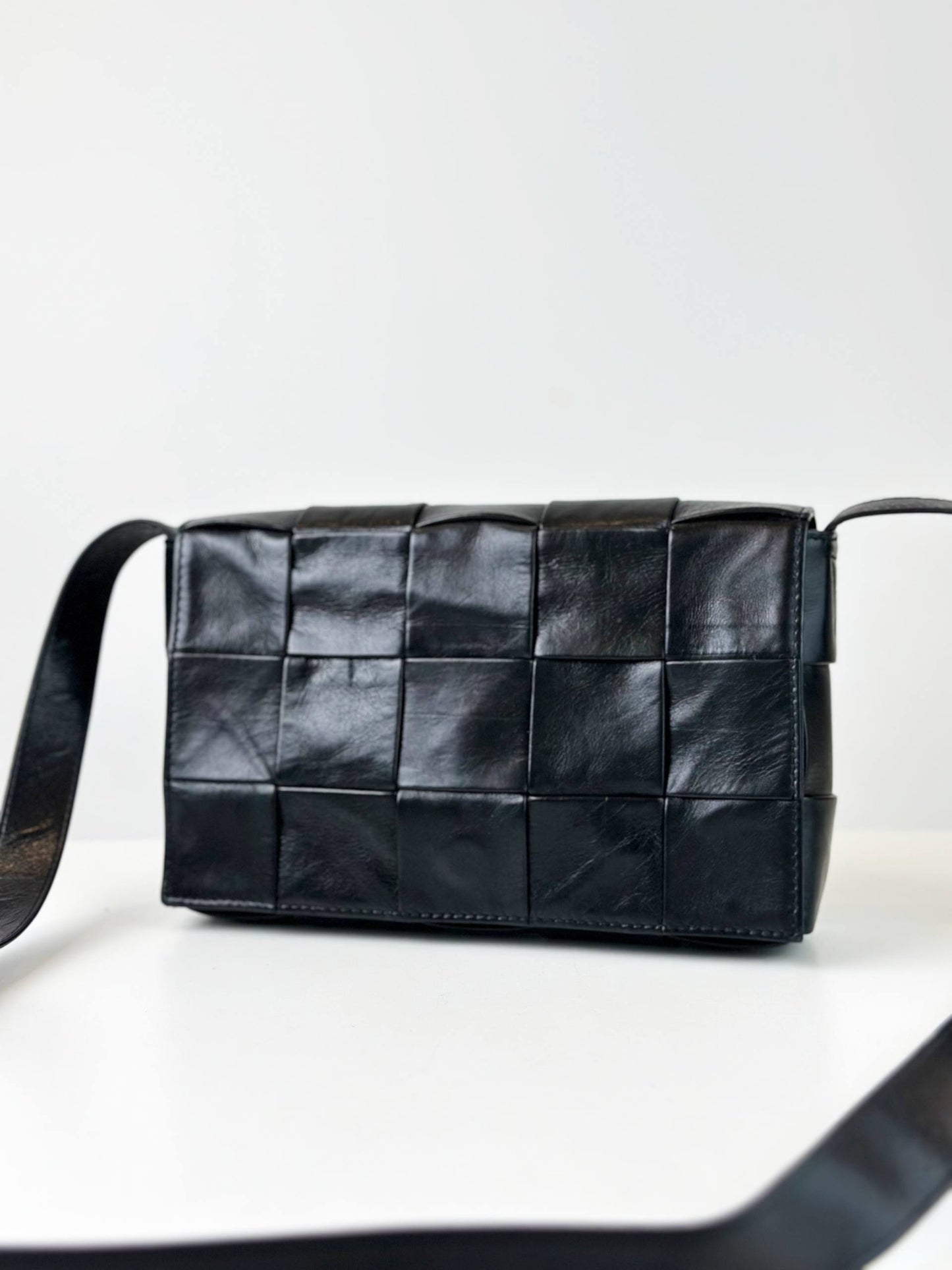 BOTTEGA VENETA CASSETTE INTRECCIATO BLACK CROSSBODY BAG