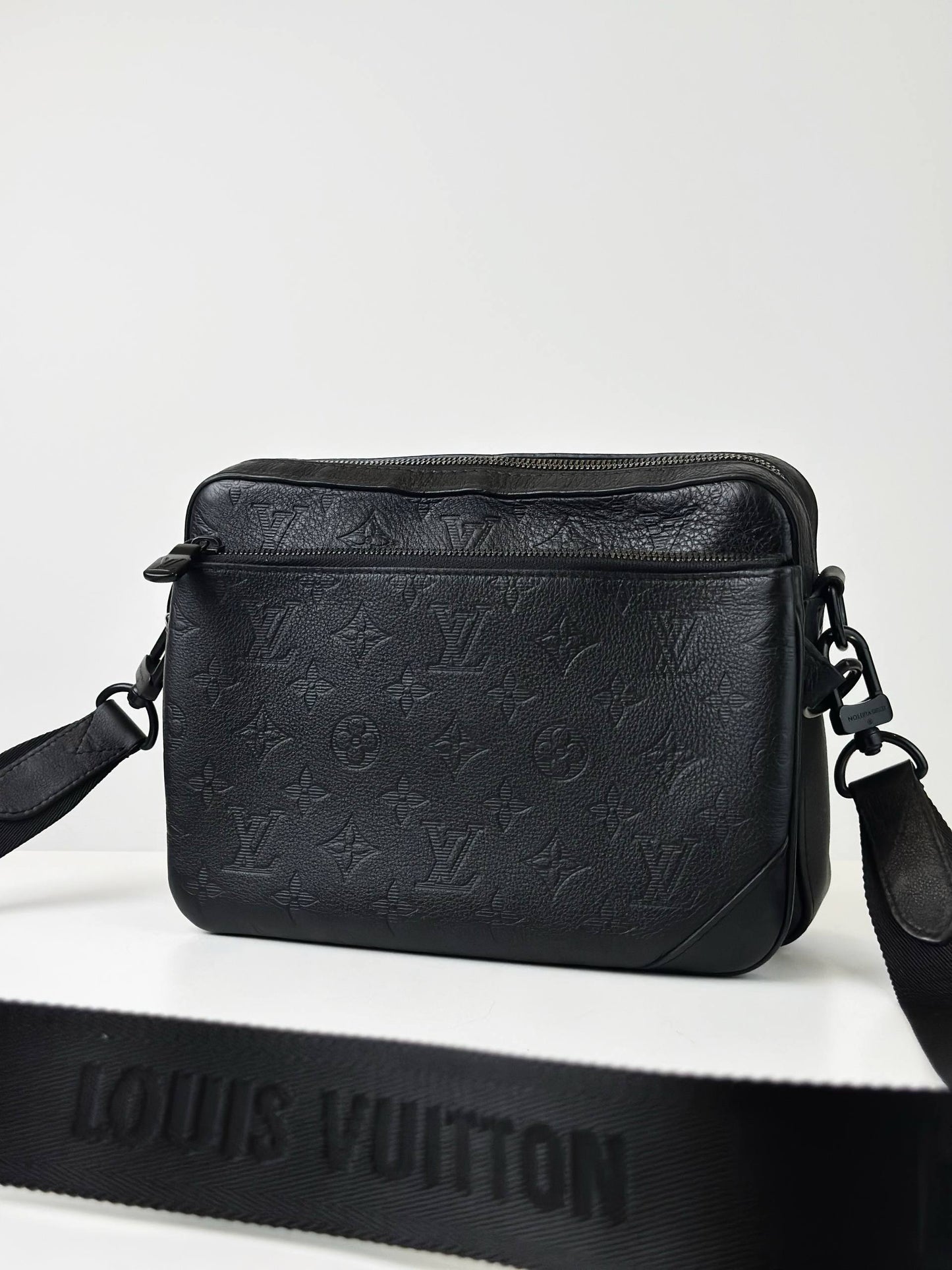 LOUIS VUITTON BLACK SHADOW LEATHER DUO MESSENGER BAG