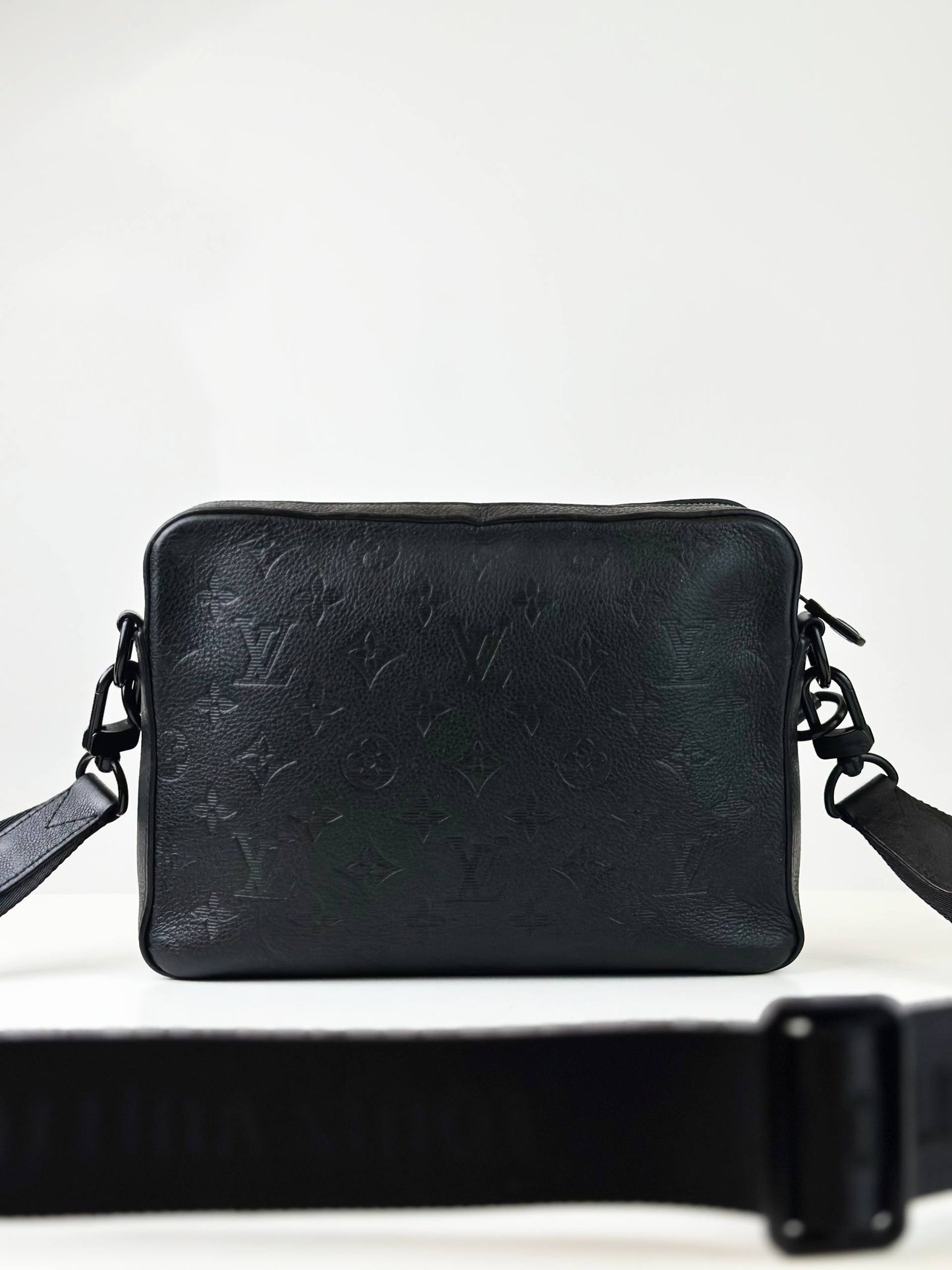 LOUIS VUITTON BLACK SHADOW LEATHER DUO MESSENGER BAG