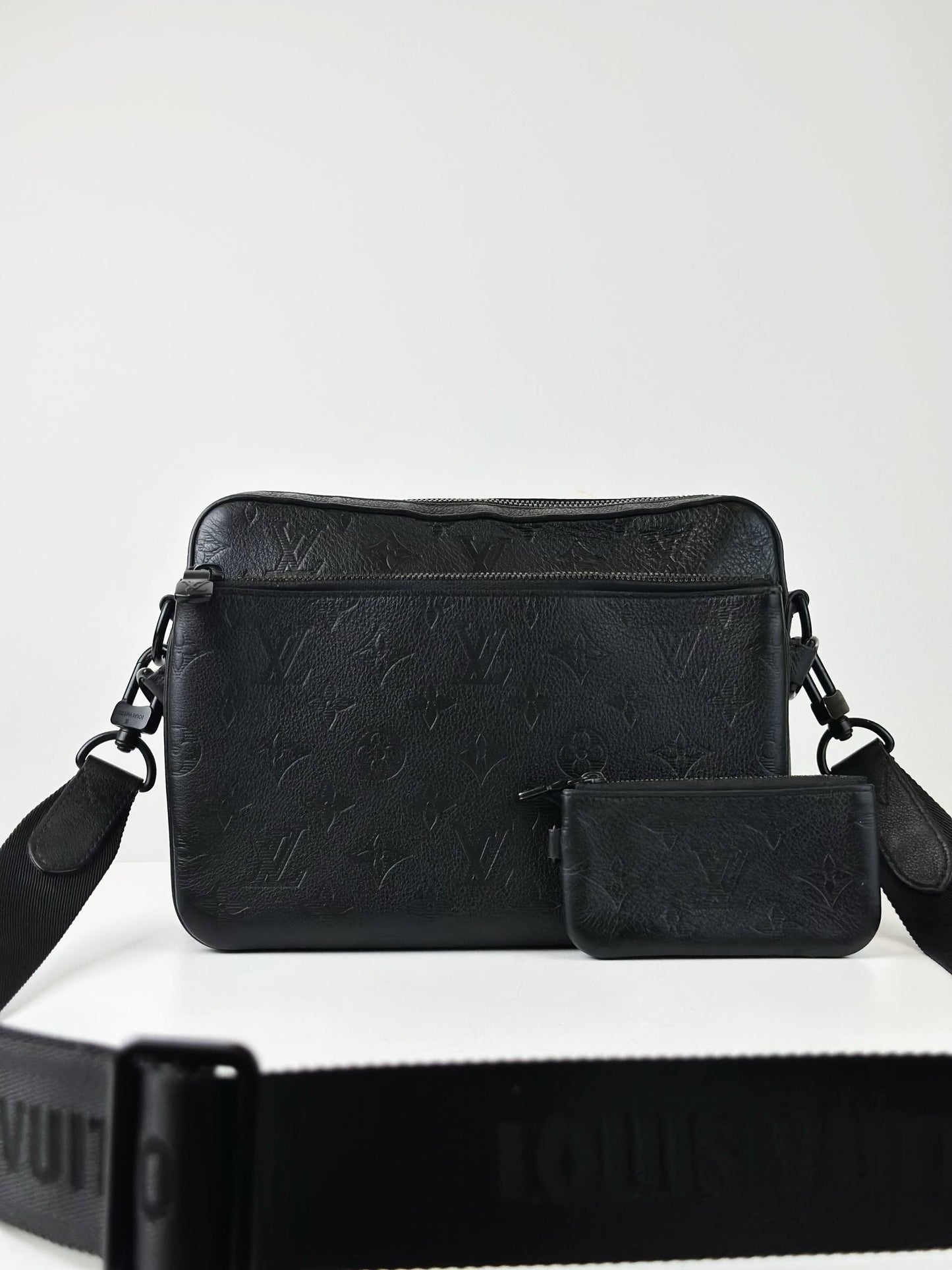 LOUIS VUITTON BLACK SHADOW LEATHER DUO MESSENGER BAG