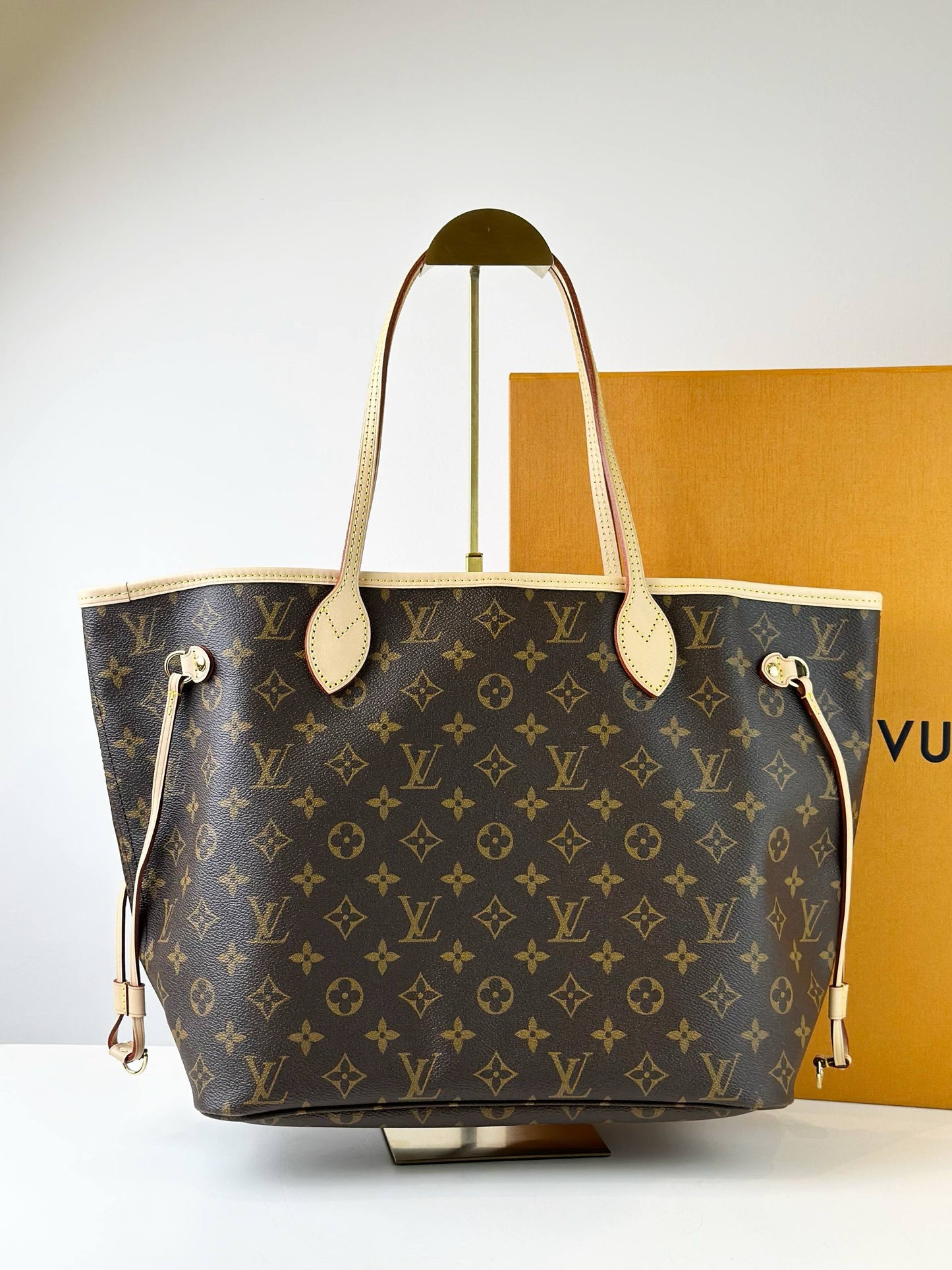LOUIS VUITTON NEVERFULL MM MONOGRAM TOTE BAG WITH POUCH