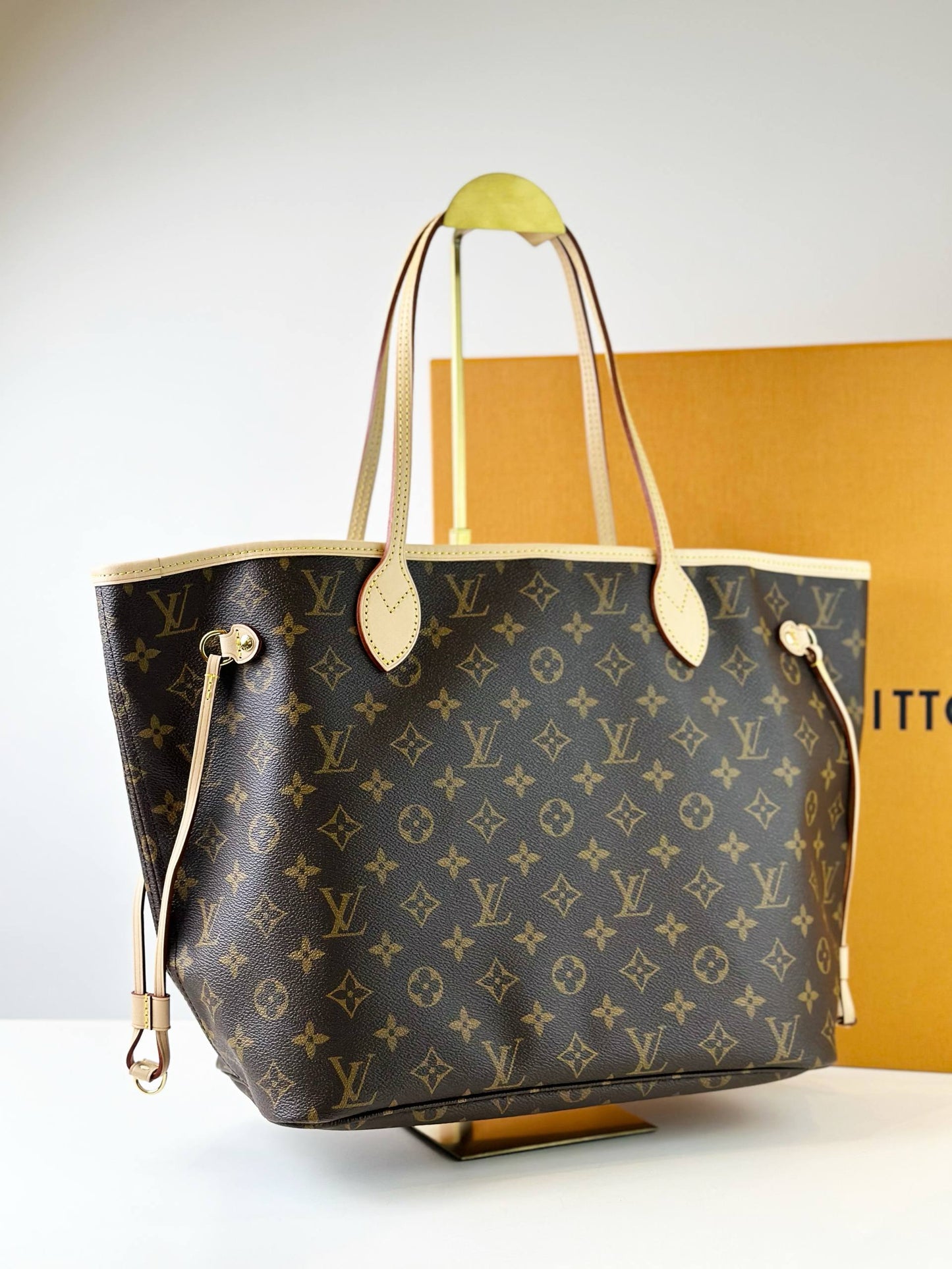LOUIS VUITTON NEVERFULL MM MONOGRAM TOTE BAG WITH POUCH