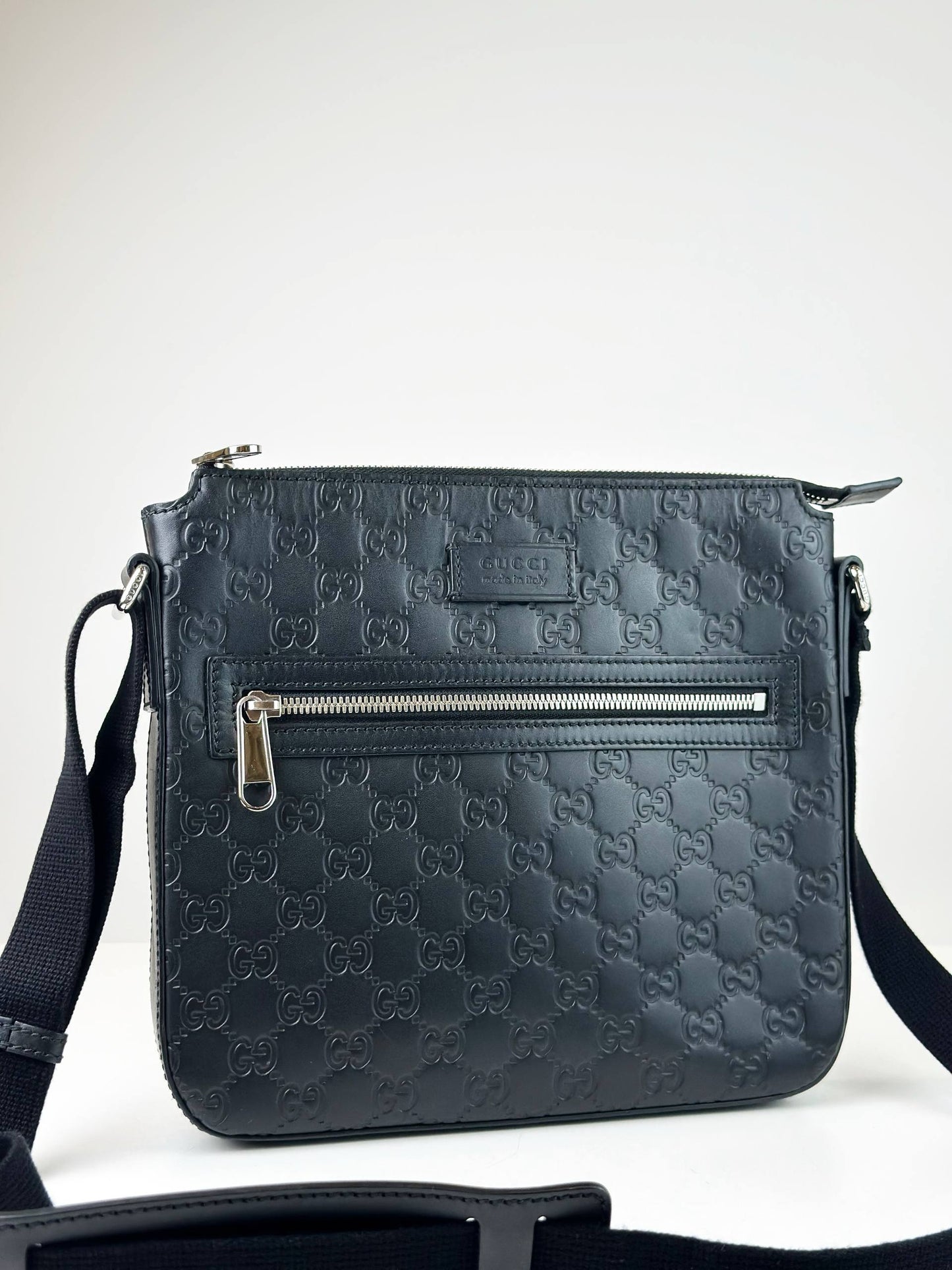 GUCCI GG GUCCISSIMA BLACK MESSENGER BAG