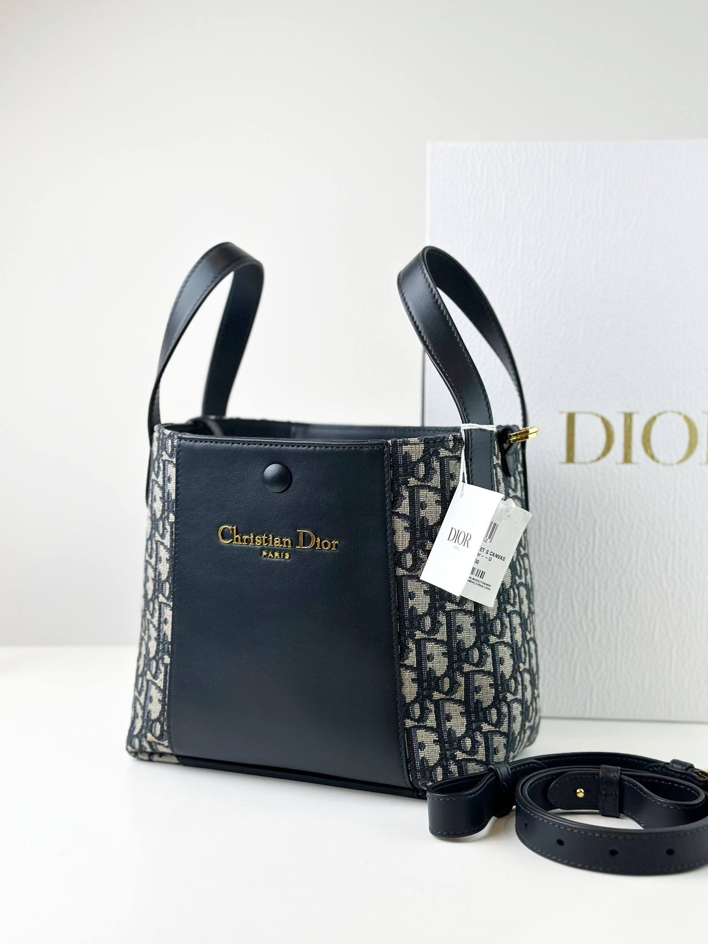 DIOR OBLIQUE SIGNATURE SMALL BUCKET BAG