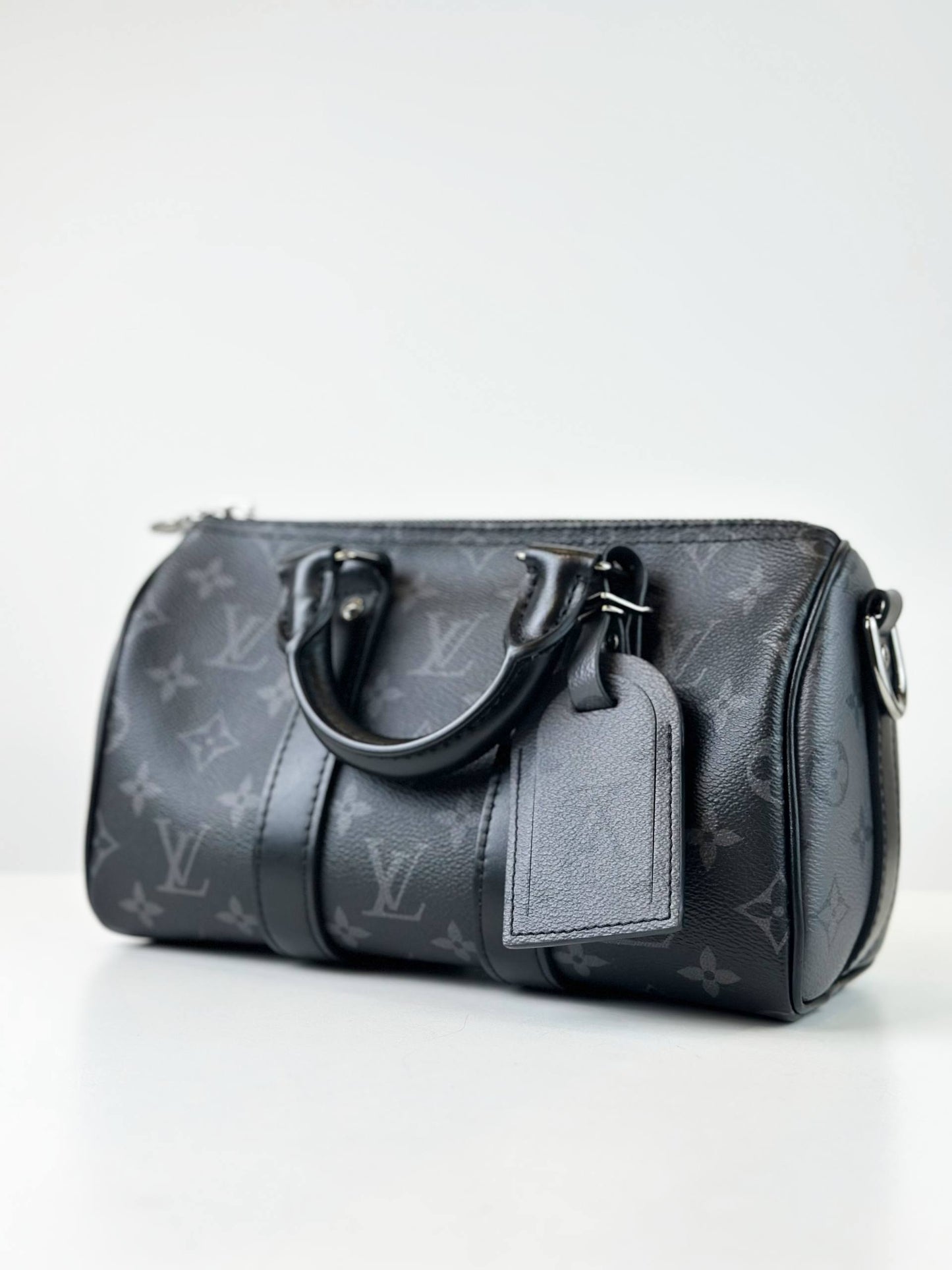 LOUIS VUITTON KEEPALL 25 BANDOULIERE MONOGRAM ECLIPSE CROSSBODY BAG