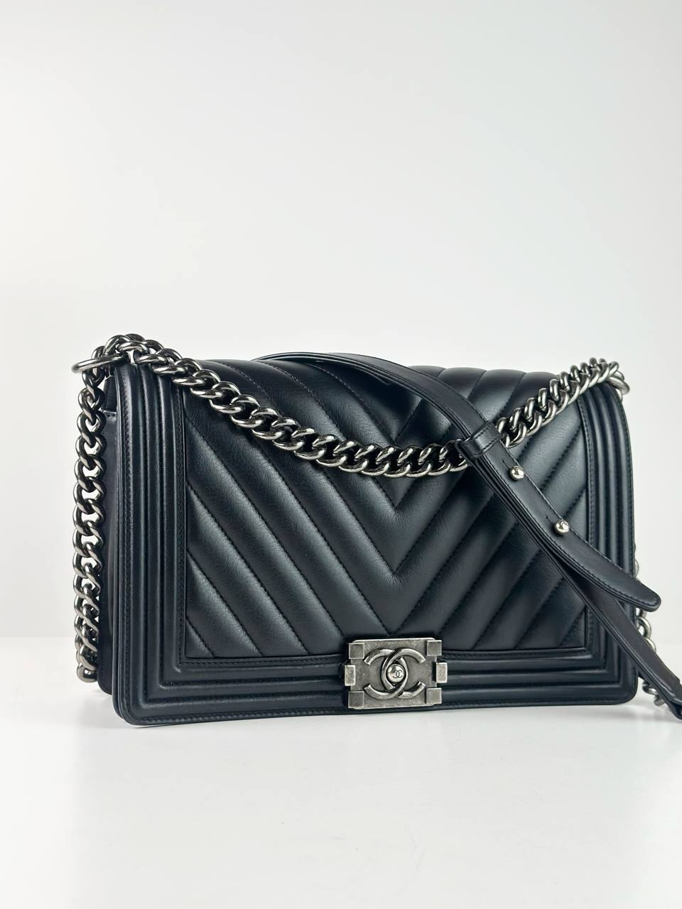 CHANEL LE BOY LARGE CHEVRON FLAP BLACK SHOULDER BAG SHW
