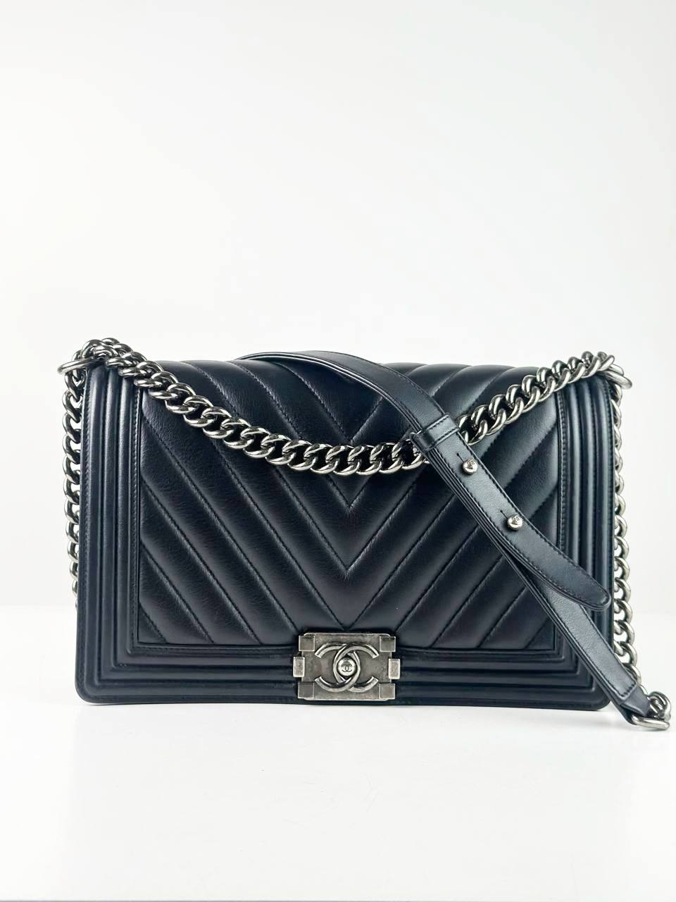 CHANEL LE BOY LARGE CHEVRON FLAP BLACK SHOULDER BAG SHW