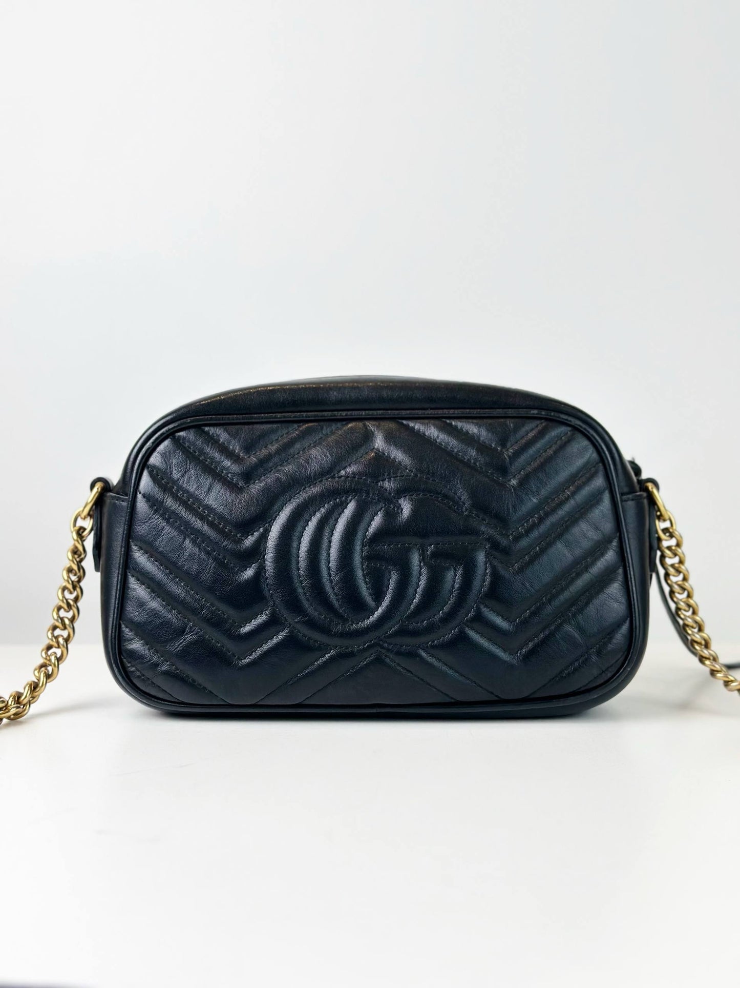 GUCCI GG MARMONT QUILTED SMALL BLACK SHOULDER BAG