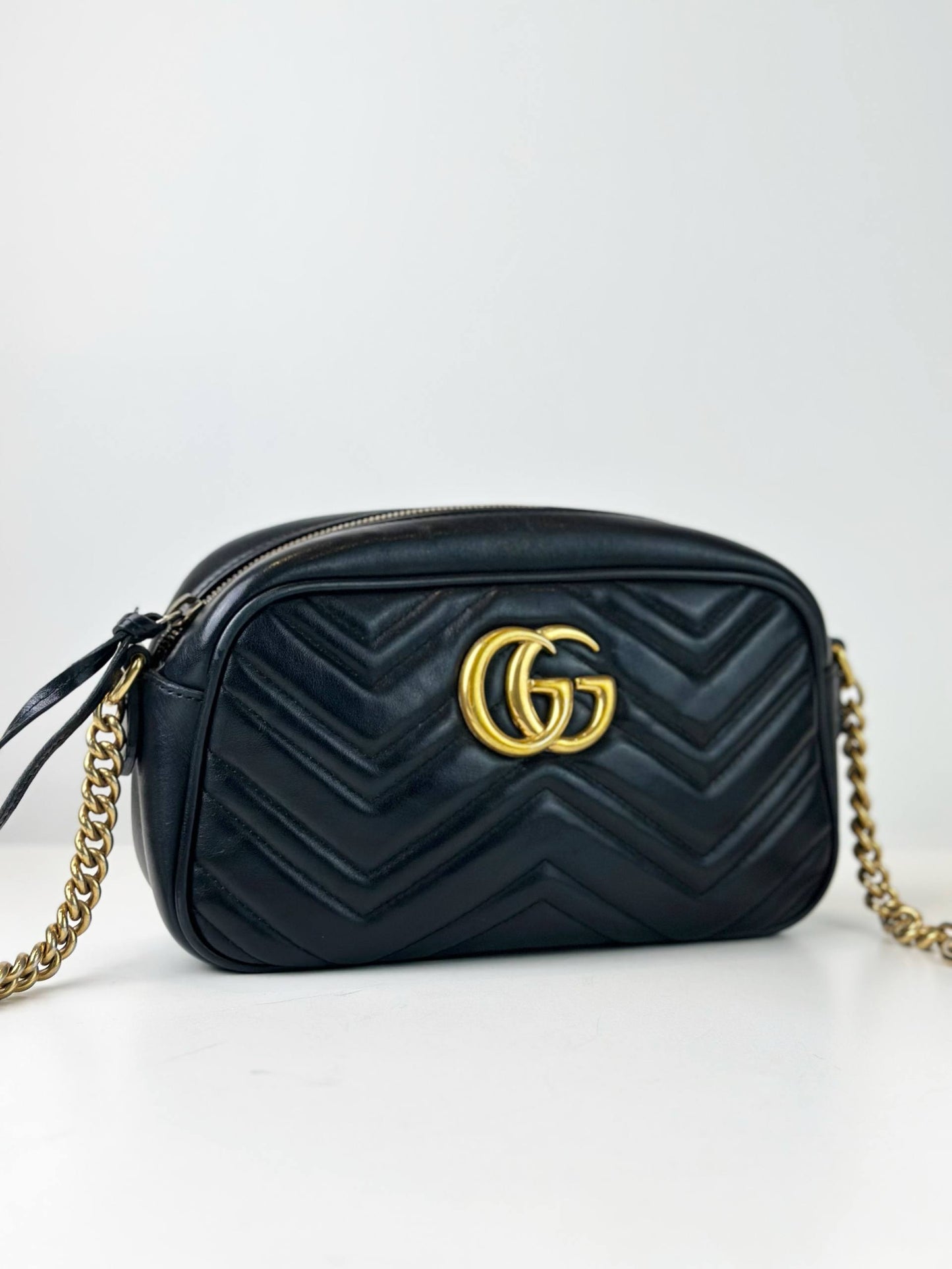 GUCCI GG MARMONT QUILTED SMALL BLACK SHOULDER BAG