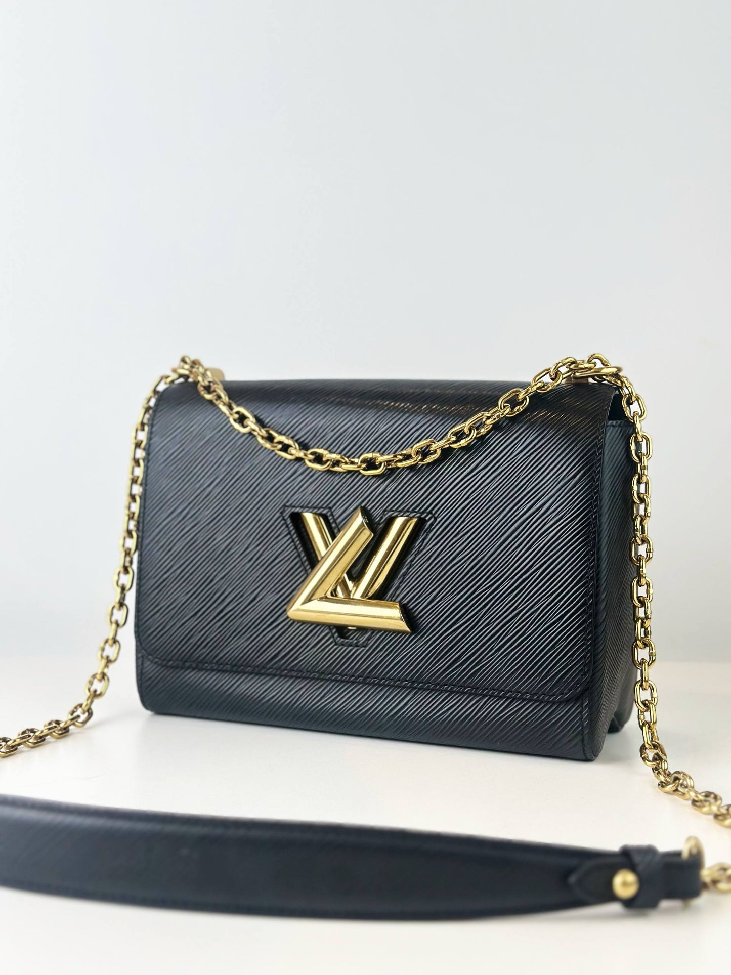 LOUIS VUITTON TWIST MM EPI LEATHER CROSSBODY BAG