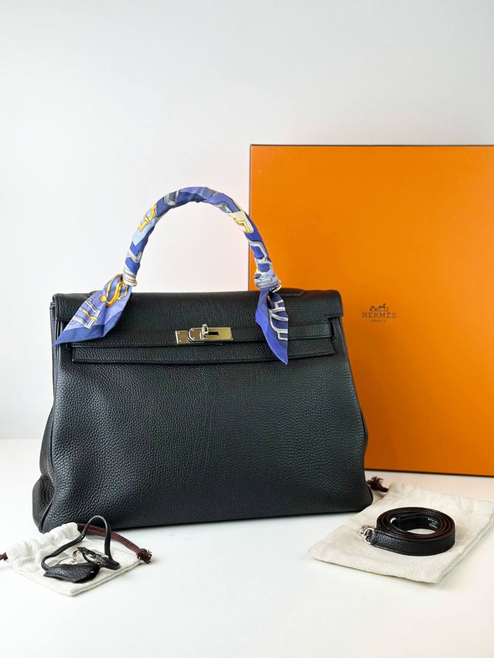 HERMES KELLY 32 NOIR CLEMENCE LEATHER HANDBAG PHW