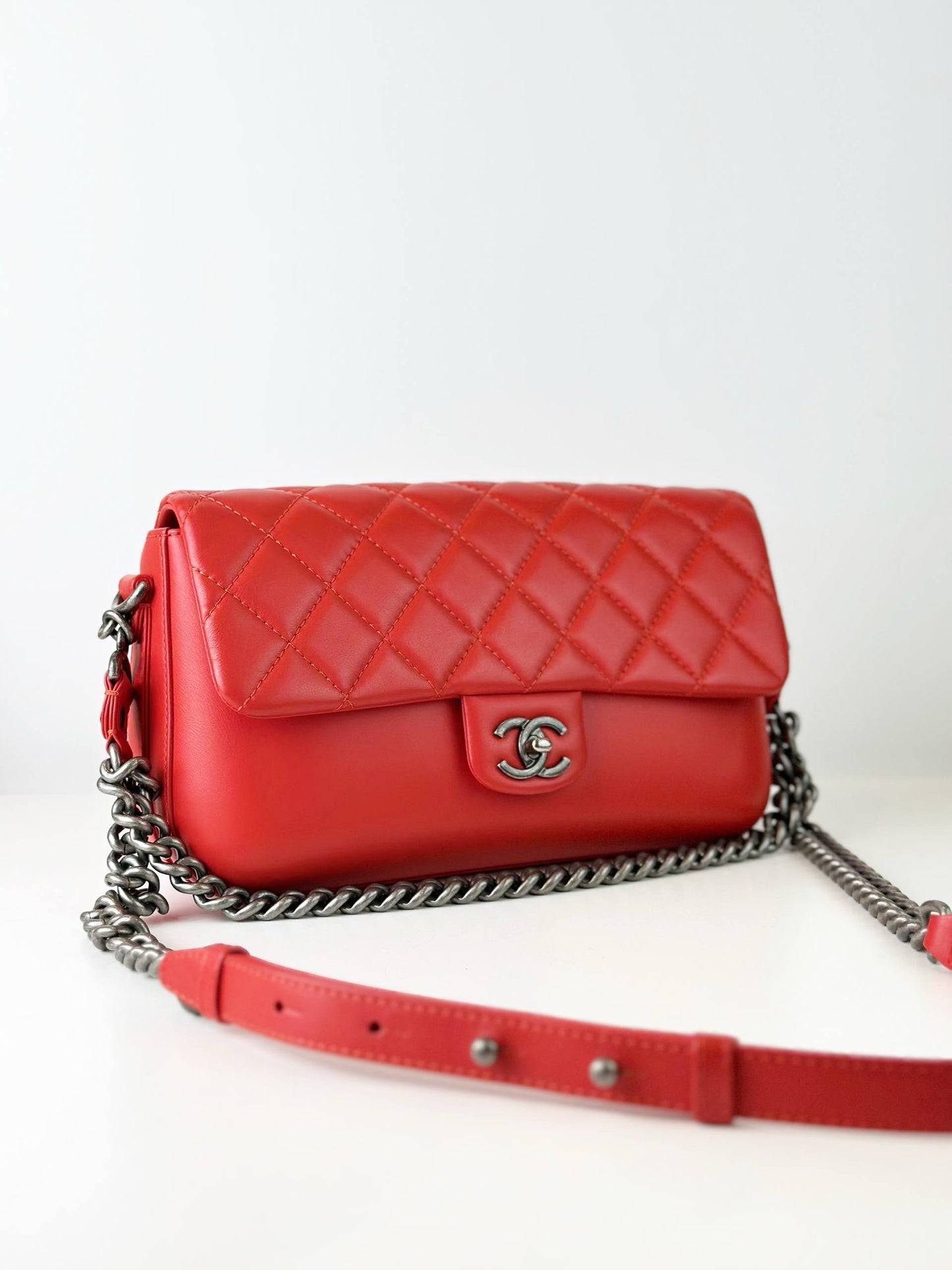 CHANEL FLAP RED LEATHER CROSSBODY BAG