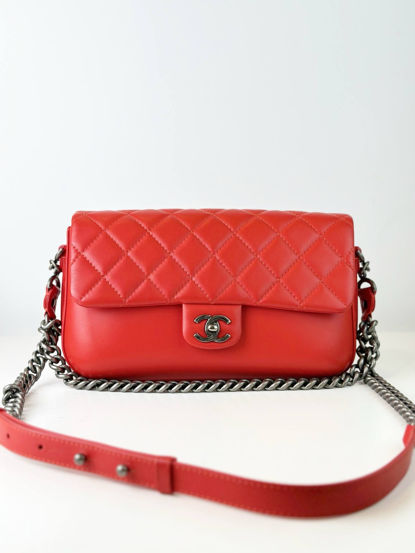 CHANEL FLAP RED LEATHER CROSSBODY BAG