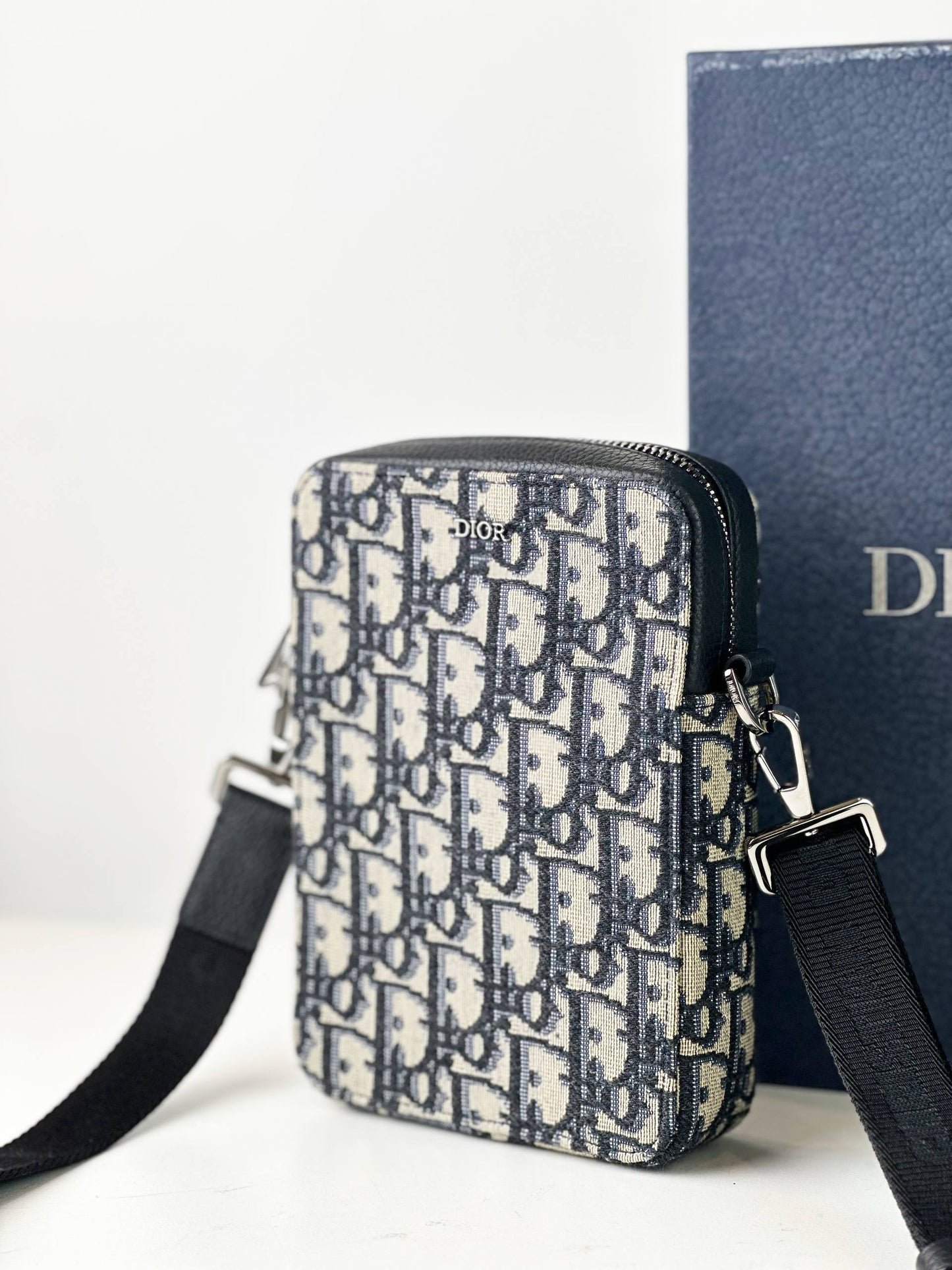 DIOR OBLIQUE VERTICAL POUCH CROSSBODY BAG