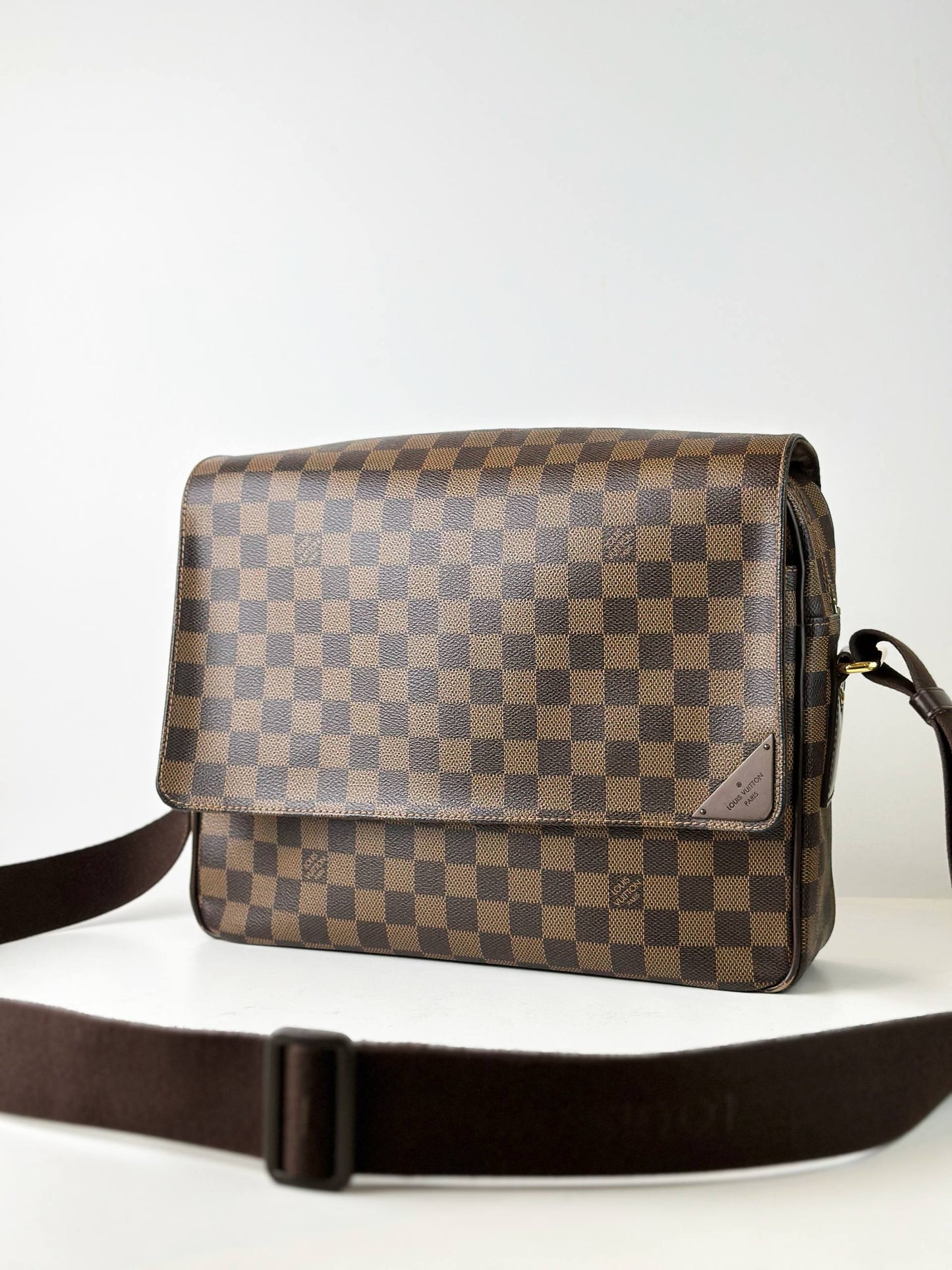 LOUIS VUITTON SHELTON DAMIER EBENE MM MESSENGER BAG