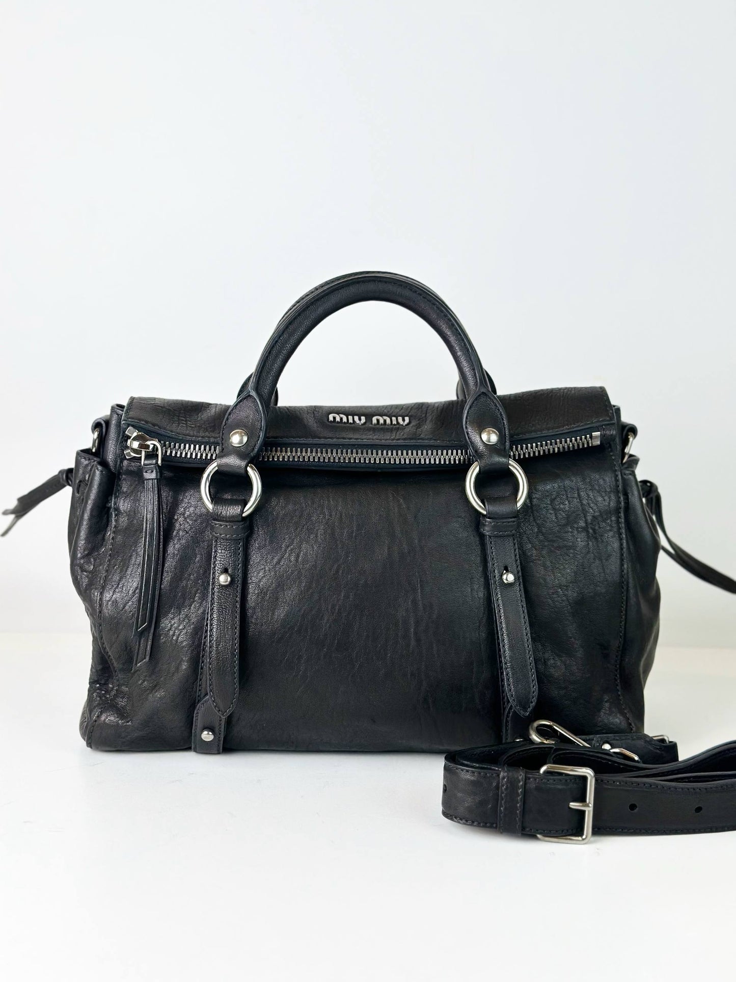 MIU MIU VITELLO LUX BOW MEDIUM BLACK HANDBAG WITH STRAP