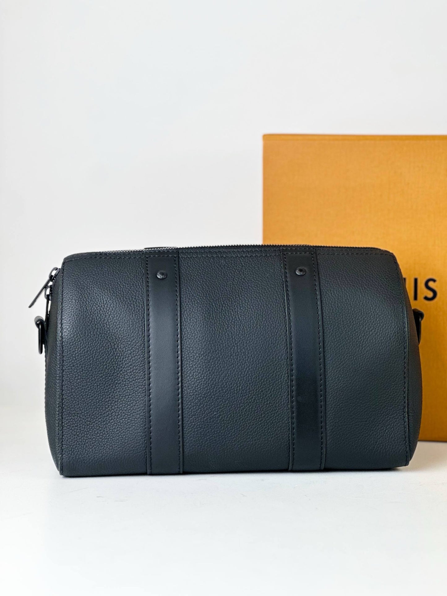 LOUIS VUITTON AEROGRAM CITY KEEPALL 27 BLACK CROSSBODY BAG
