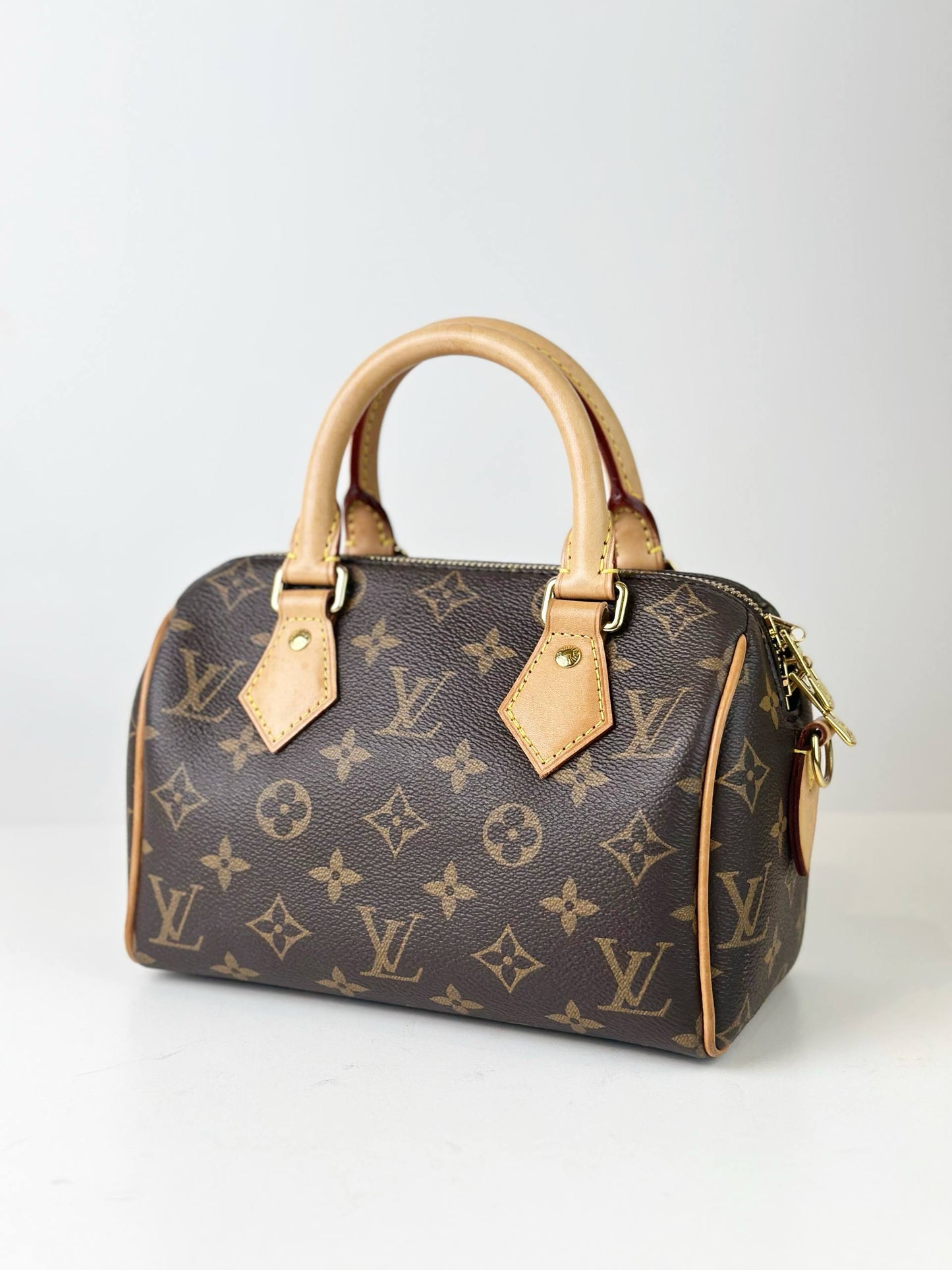 LOUIS VUITTON SPEEDY BANDOULIERE 20 MONOGRAM TOP HANDLE BAG WITH STRAP