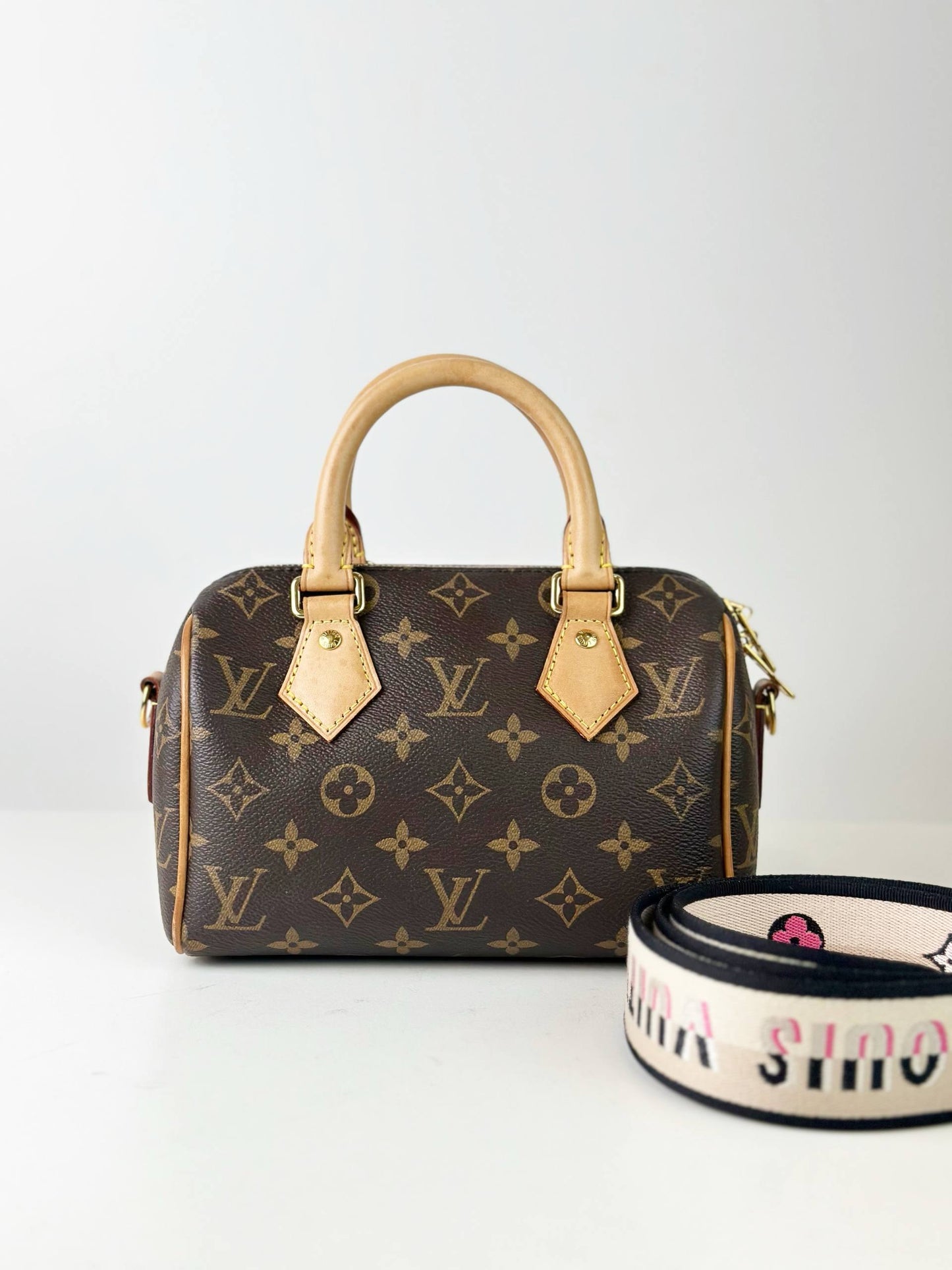 LOUIS VUITTON SPEEDY BANDOULIERE 20 MONOGRAM TOP HANDLE BAG WITH STRAP