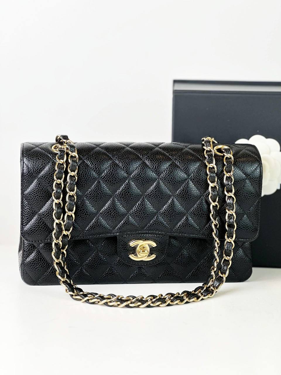 CHANEL CLASSIC FLAP CAVIAR BLACK MEDIUM SHOULDER BAG GHW
