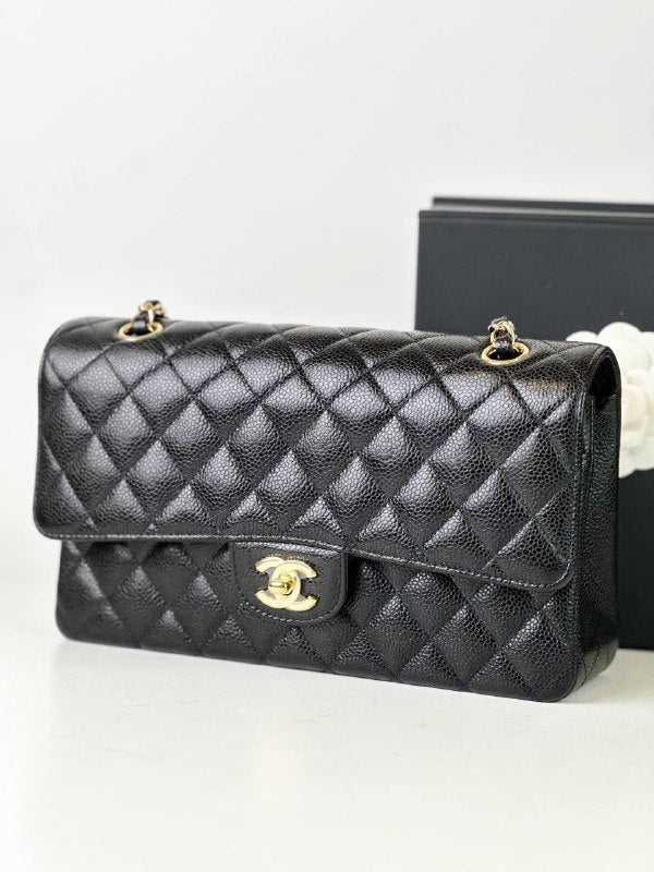 CHANEL CLASSIC FLAP CAVIAR BLACK MEDIUM SHOULDER BAG GHW