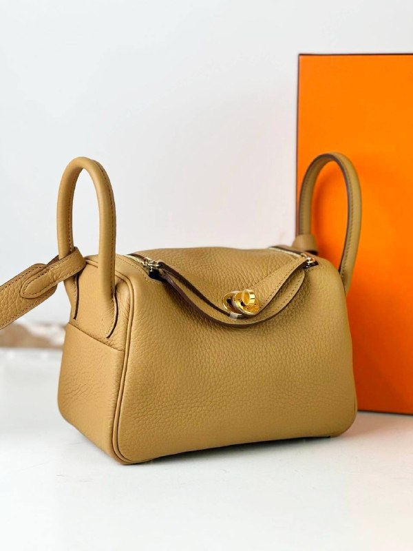 HERMES MINI LINDY BISCUIT TAURILLON CLEMENCE LEATHER CROSSBODY BAG GHW