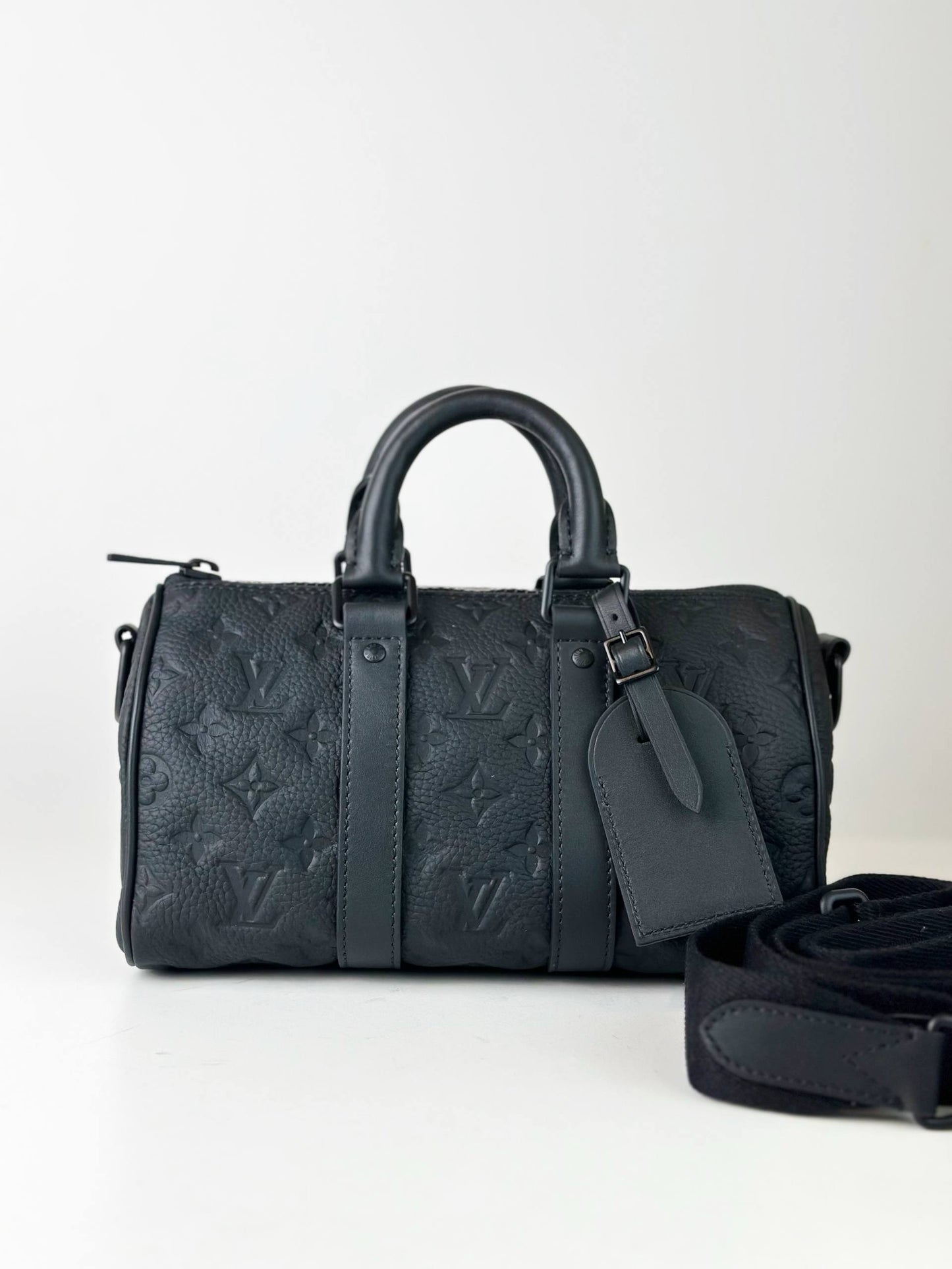 LOUIS VUITTON KEEPALL 25 BANDOULIERE BLACK TAURILLON LEATHER CROSSBODY BAG