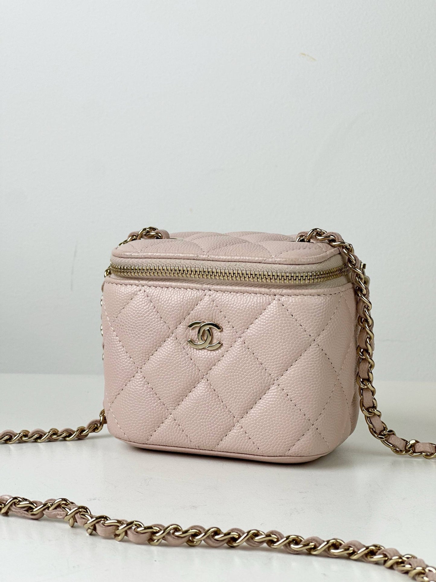 CHANEL MINI PINK CAVIAR VANITY CASE CROSSBODY BAG GHW
