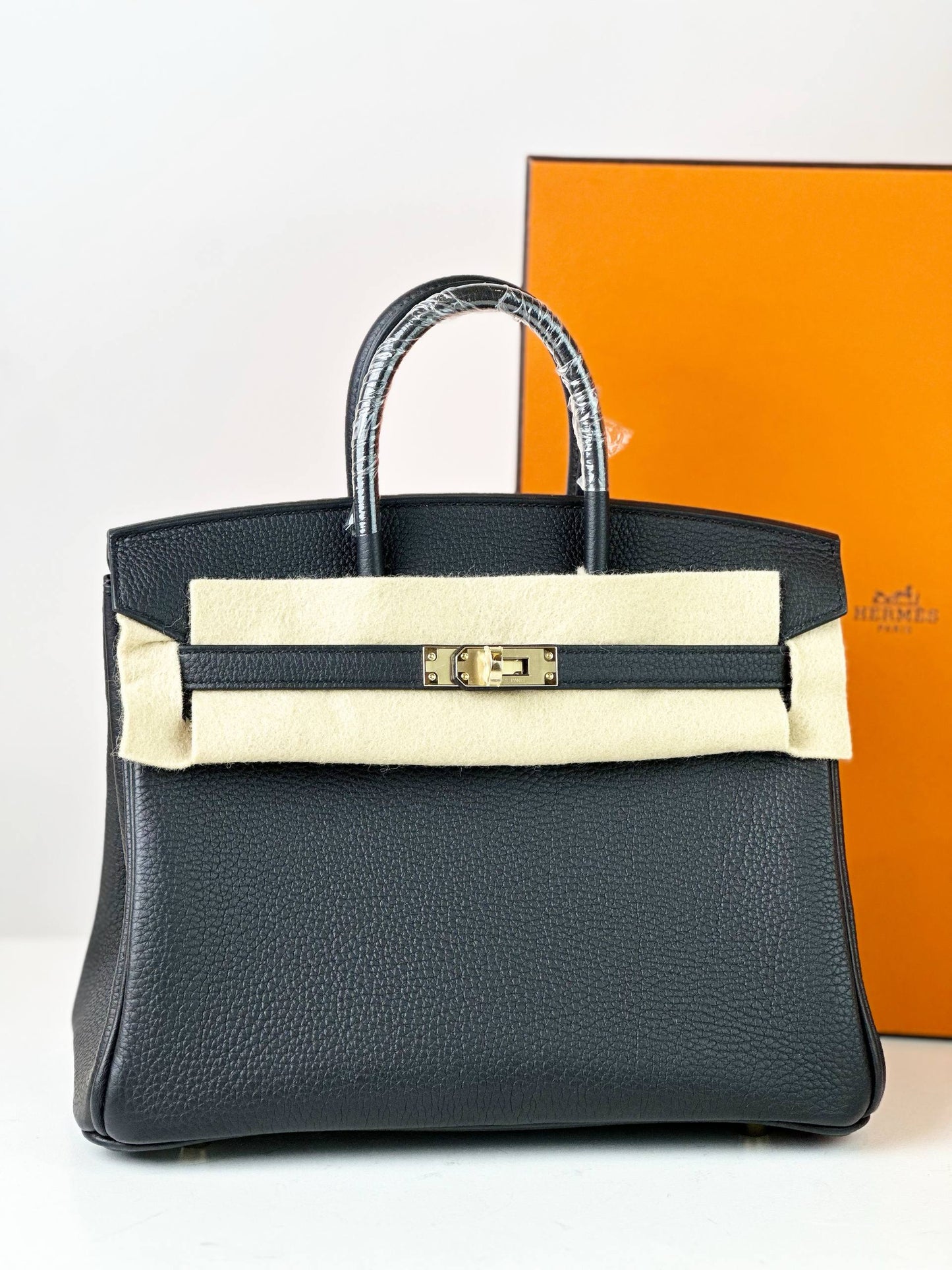 HERMES BIRKIN 25 NOIR HANDBAG PERMABRASS HARDWARE