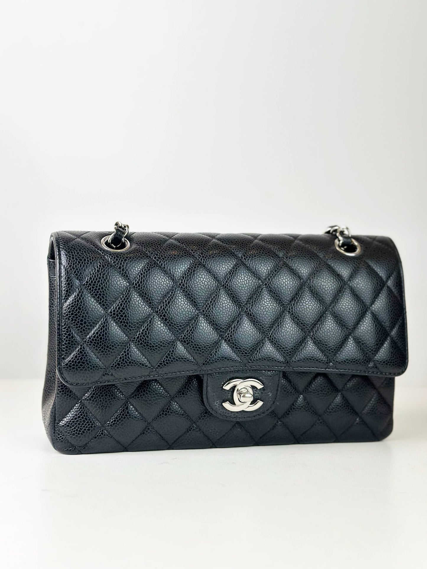 MICROCHIP CHANEL CLASSIC FLAP CAVIAR BLACK MEDIUM SHOULDER BAG SHW
