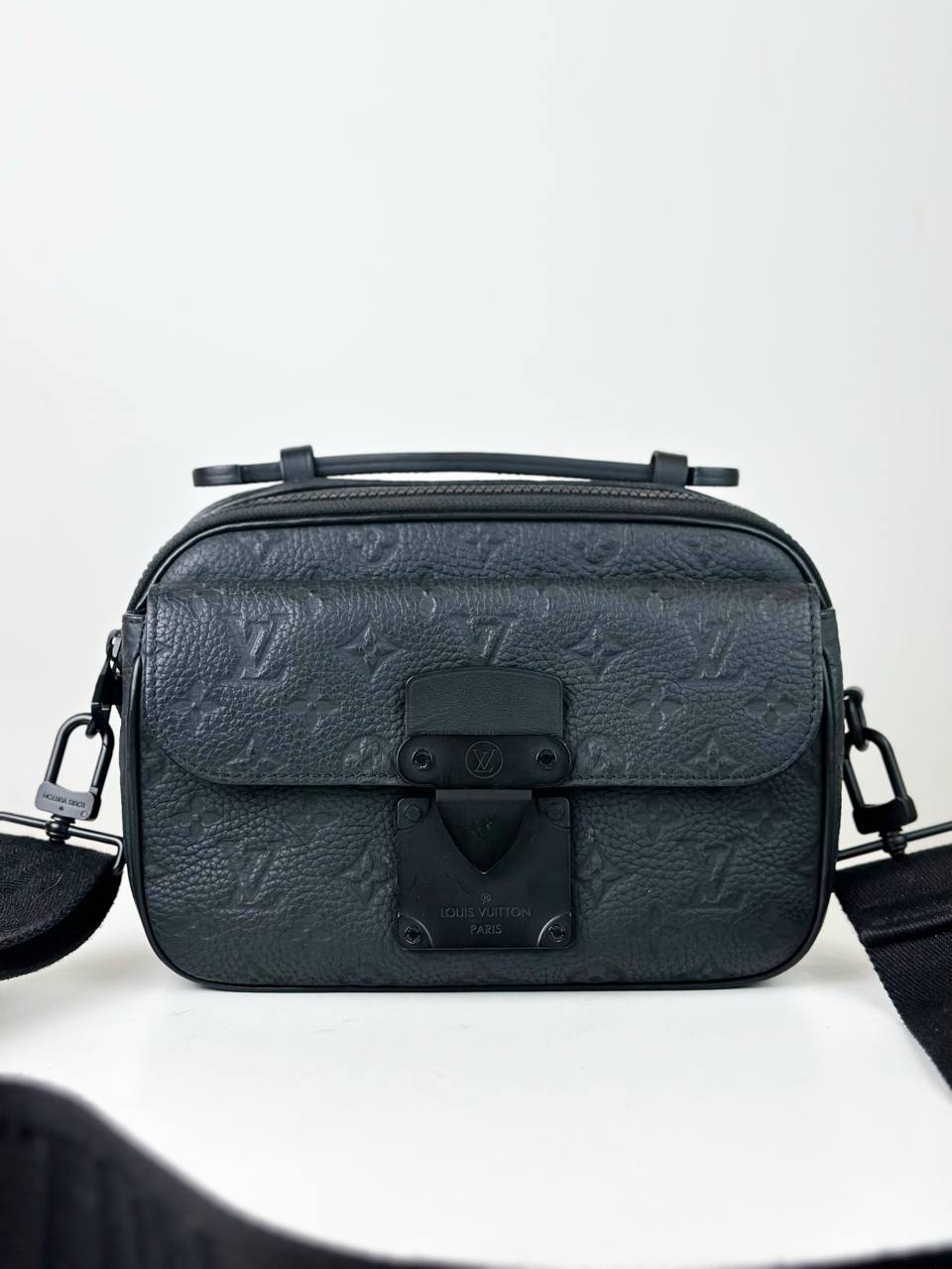 LOUIS VUITTON S LOCK BLACK TAURILLON LEATHER MESSENGER BAG